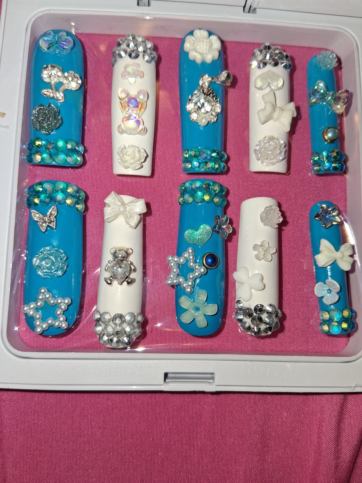 COCOMONEY NAILS CUSTOM 1 OF 1 GLUE ON PRESS ON COMES WITH FREE GIFTS #o1