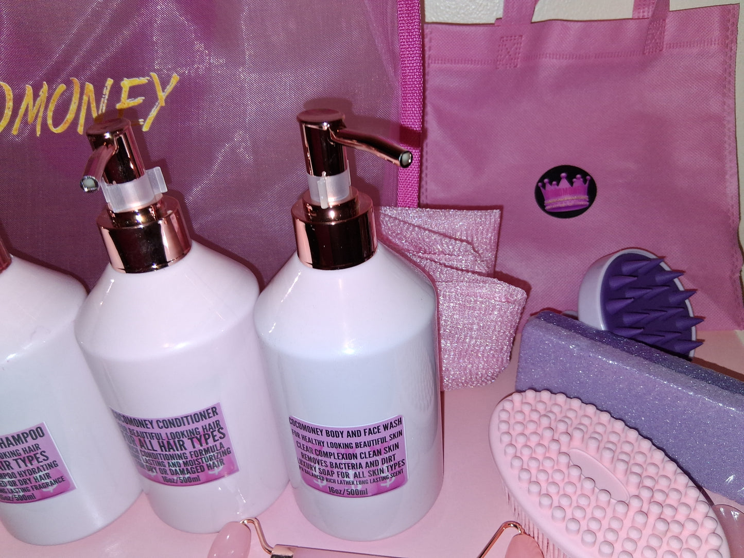 COCOMONEY LUXURY PINK BATH SET SHAMPOO CONDITIONER FACE AND BODY WASH PINK WITH FREE BAG 16oz AND GIFTS packaging may vary