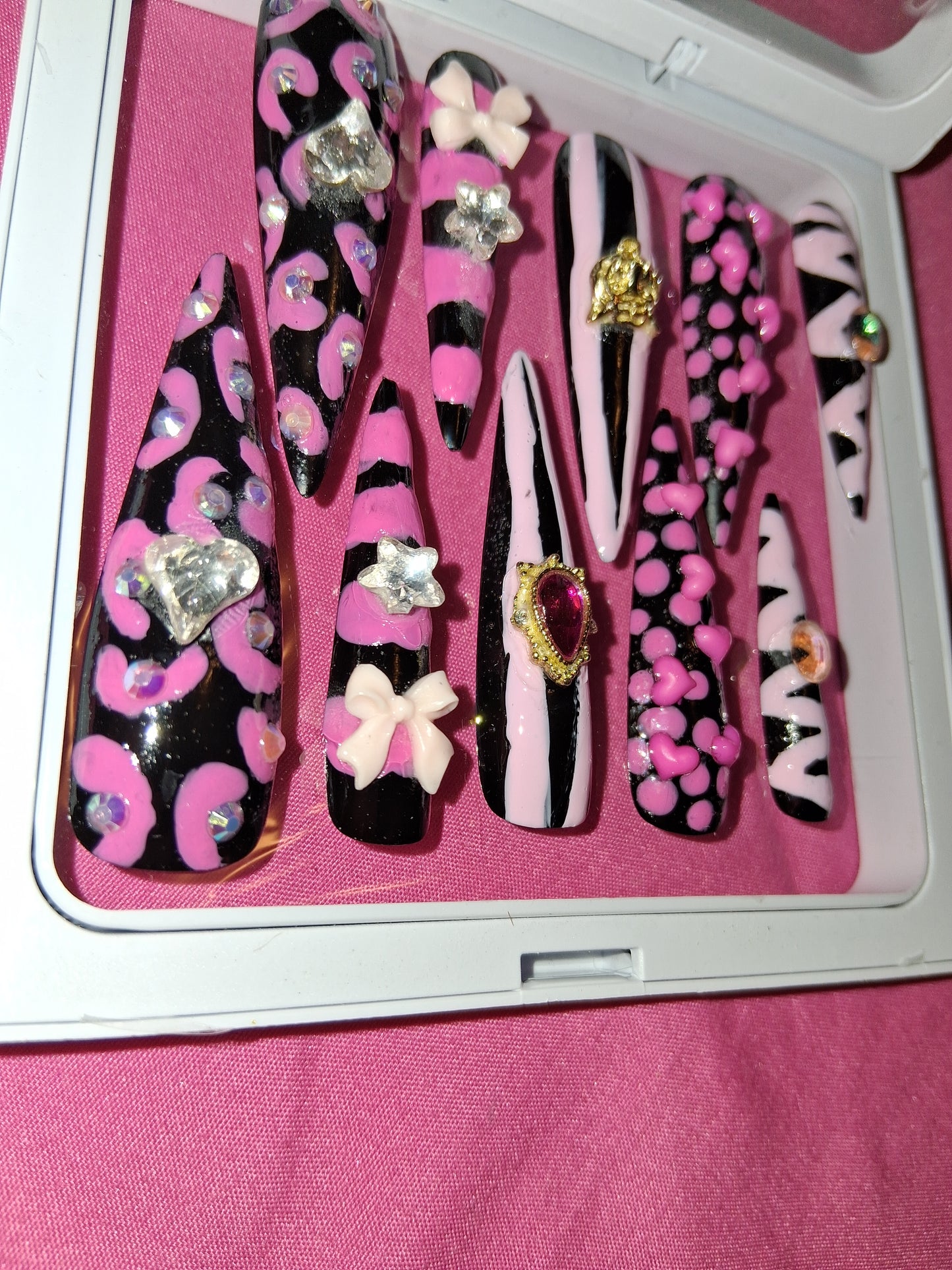 COCOMONEY NAILS CUSTOM 1 OF 1 GLUE ON PRESS ON COMES WITH FREE GIFTS #p11
