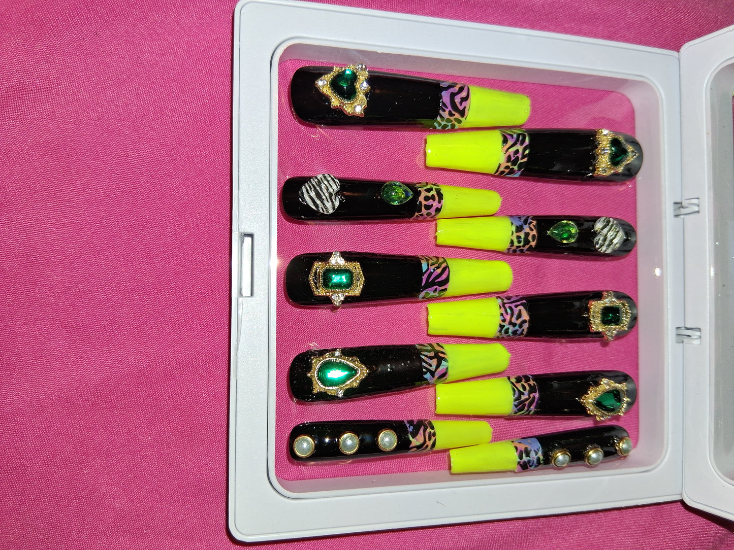 COCOMONEY NAILS CUSTOM 1 OF 1 GLUE ON PRESS ON COMES WITH FREE GIFTS #p8