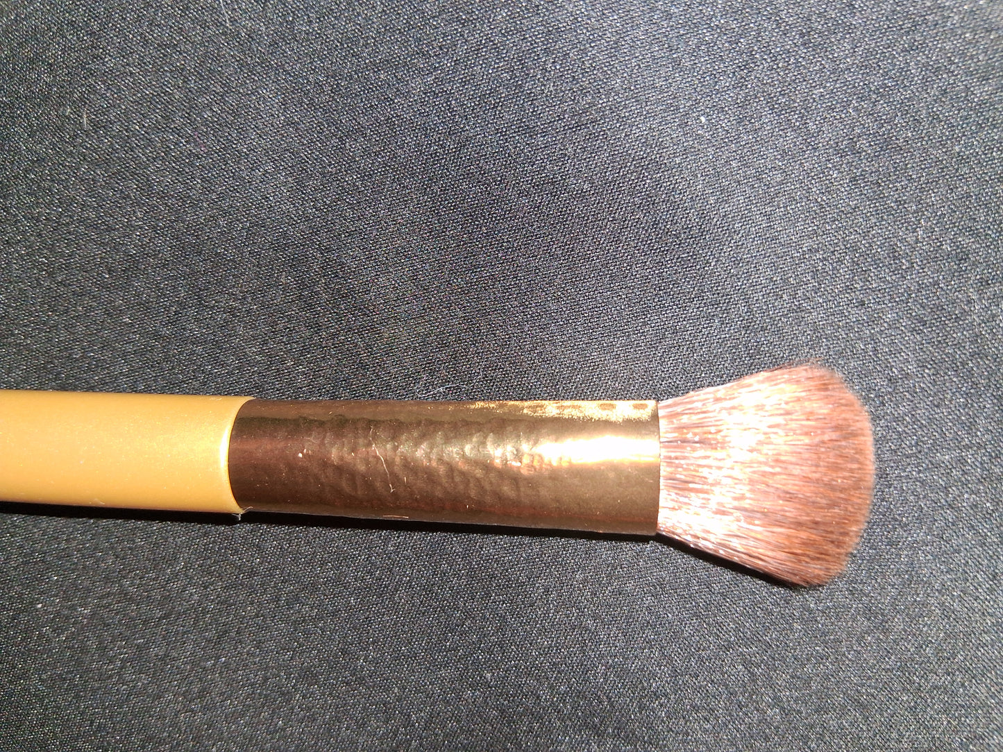 Mr Handyman makeup brush with free gift shader brush