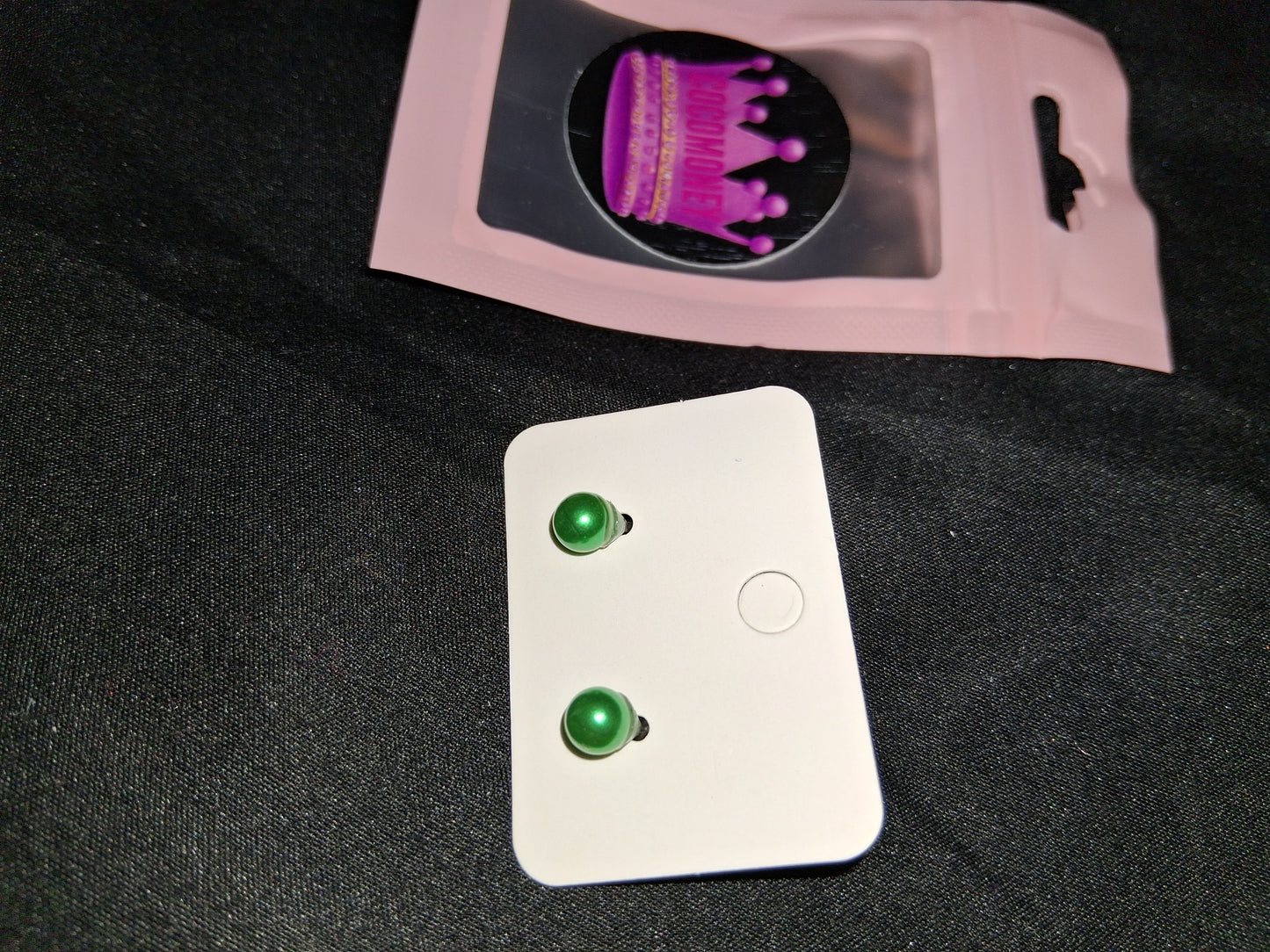 COCOMONEY EARRINGS BEAUTY AND ELEGANCE POSSIBLE MATERIALS PLASTIC RESIN METAL