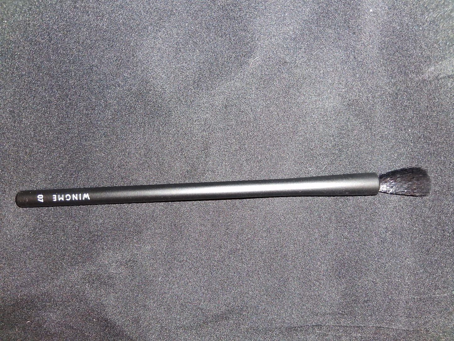 Wingme makeup brush with free gift blending