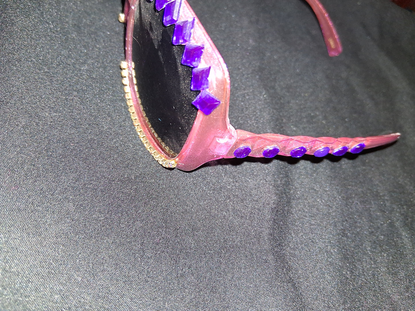 COCOMONEY GLASSES 1 OF A KIND CUSTOM SUN GLASSES PLASTIC πΆ comes with free gifts π