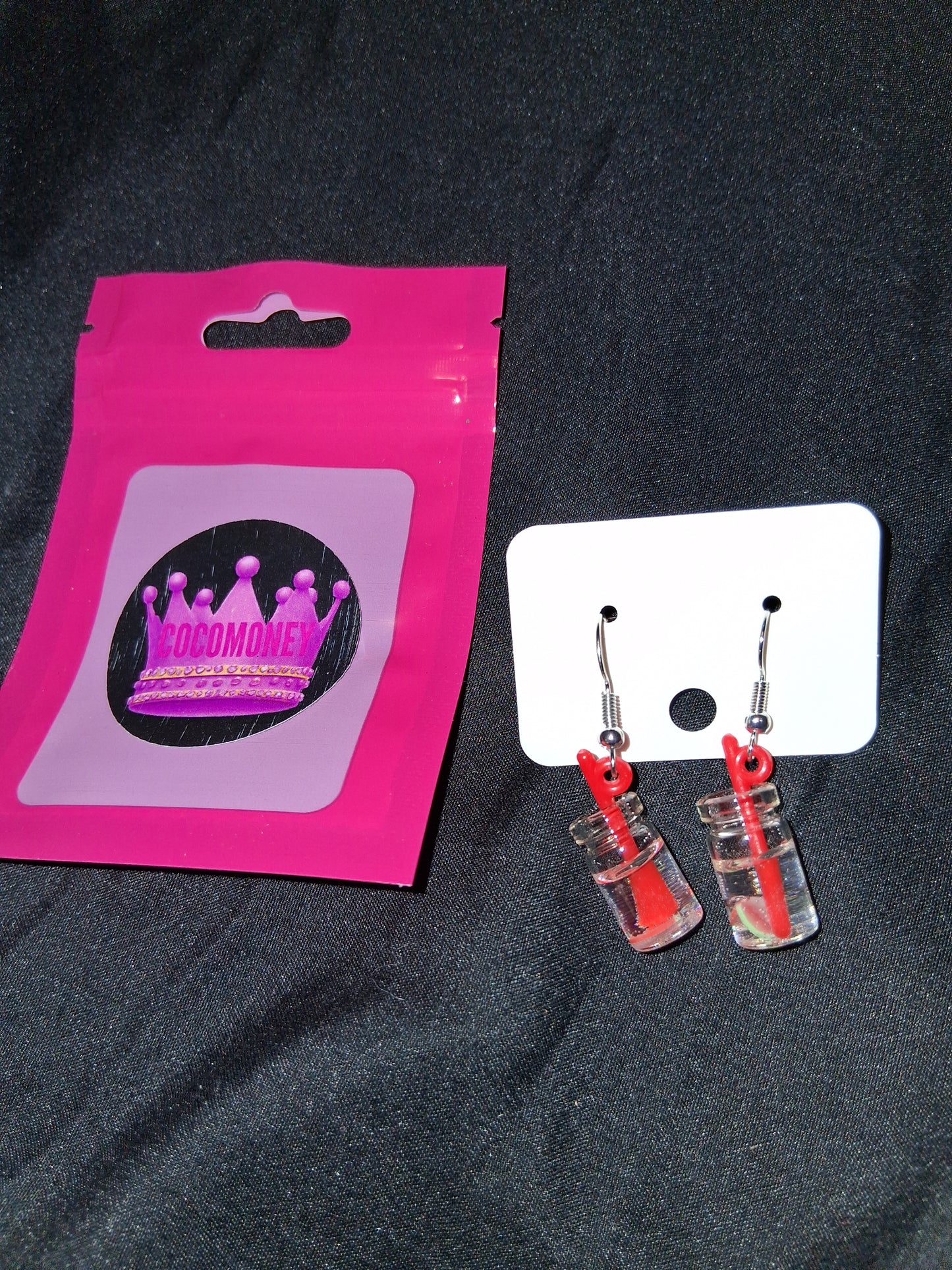 COCOMONEY EARRINGS BEAUTY AND ELEGANCE POSSIBLE MATERIALS PLASTIC RESIN METAL