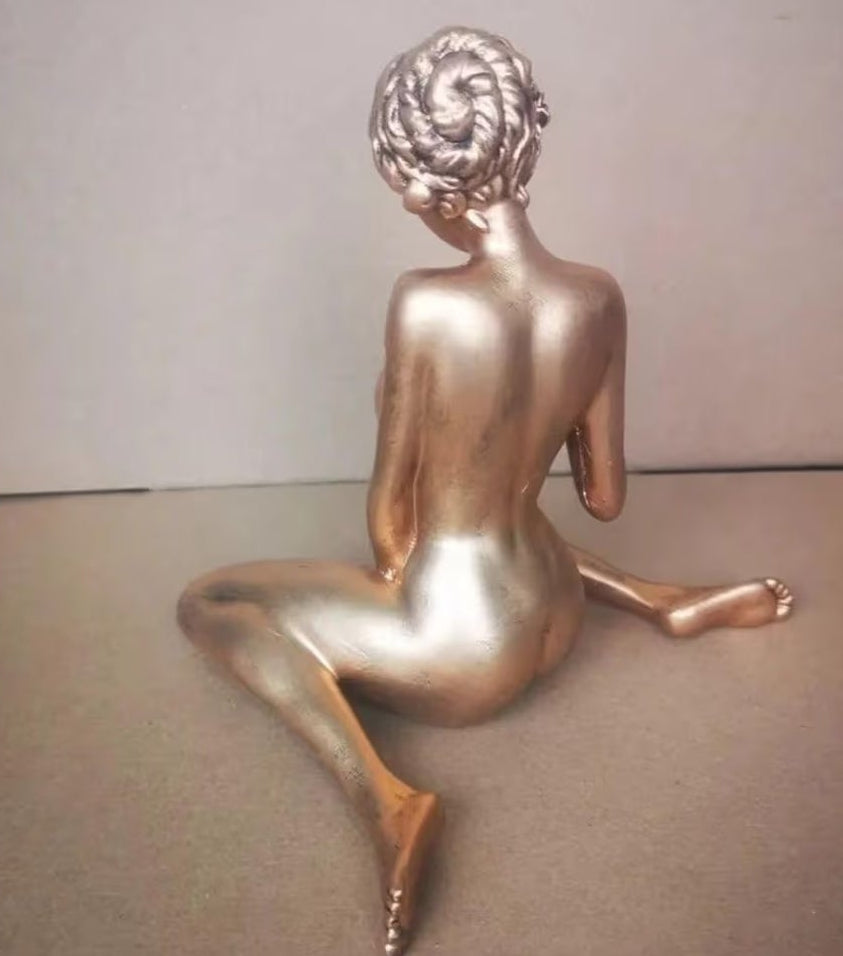 Nude Female Statue, Big Chest Busty Female Girl Statue, Kneeling Female Sculpture, Copper Body Girl, Silver Resin Crafts Decor, Sexy Body Sculpture Figurines, for Home Office Art Decoration, Silver