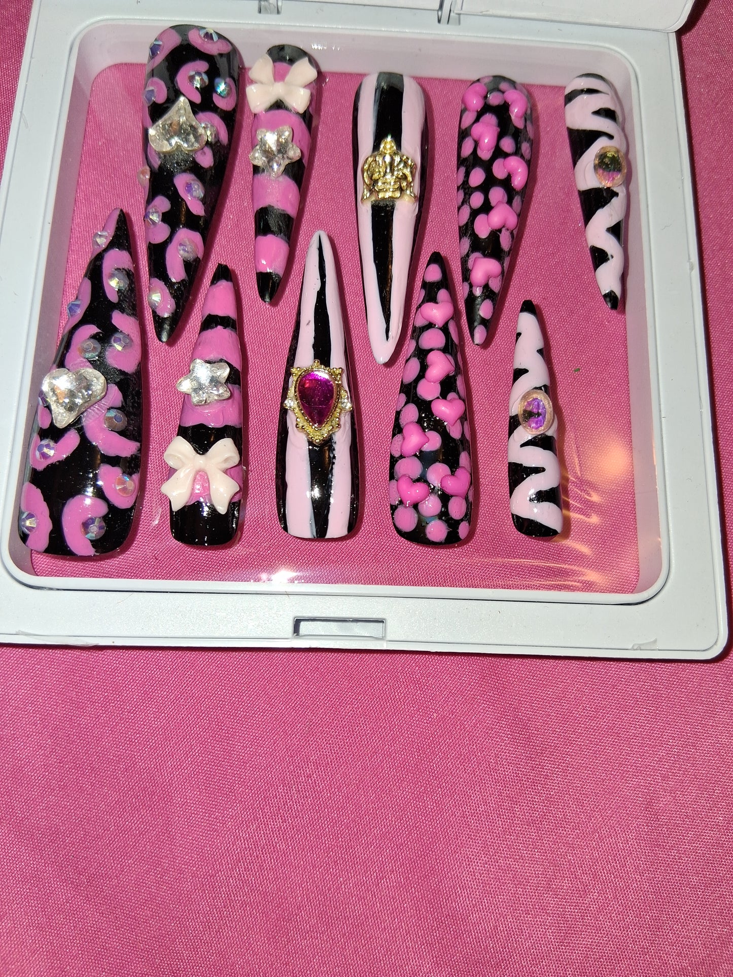 COCOMONEY NAILS CUSTOM 1 OF 1 GLUE ON PRESS ON COMES WITH FREE GIFTS #p11