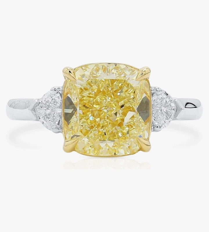 COCOMONEY 18K Yellow Diamond Ring 4.67 Ct Cushion Shaped Fancy Light VS1 18K Gold GIA Report Exquisite Design Elegant Statement Jewelry Present For Women