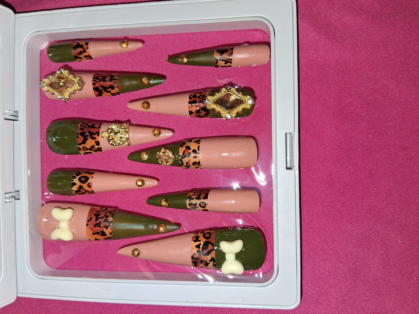 COCOMONEY NAILS CUSTOM 1 OF 1 GLUE ON PRESS ON COMES WITH FREE GIFTS #p31