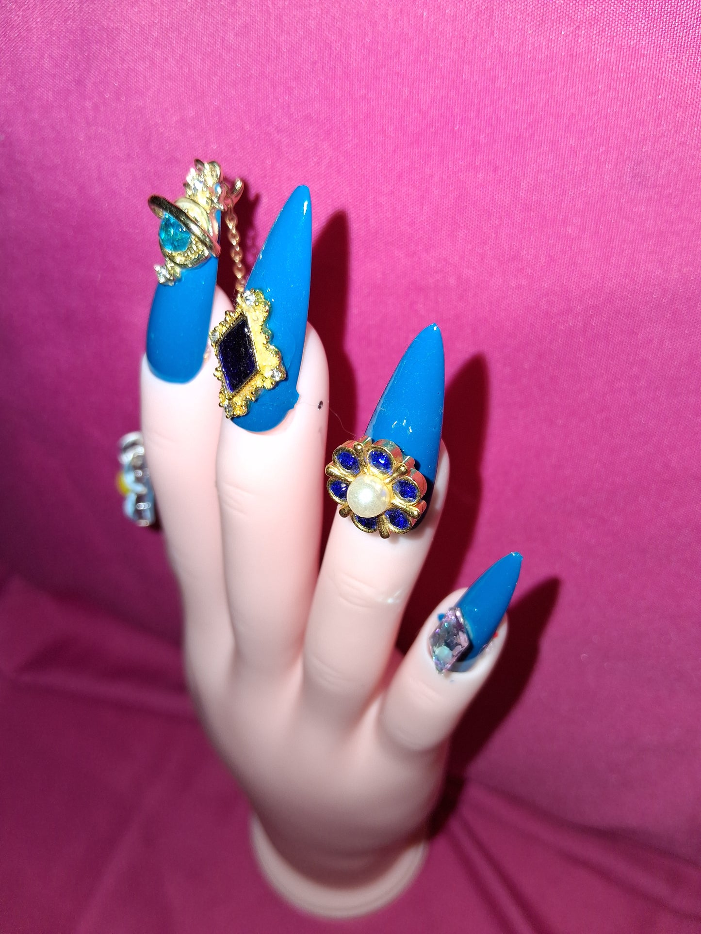 COCOMONEY NAILS CUSTOM 1 OF 1 GLUE ON PRESS ON COMES WITH FREE GIFTS #o22