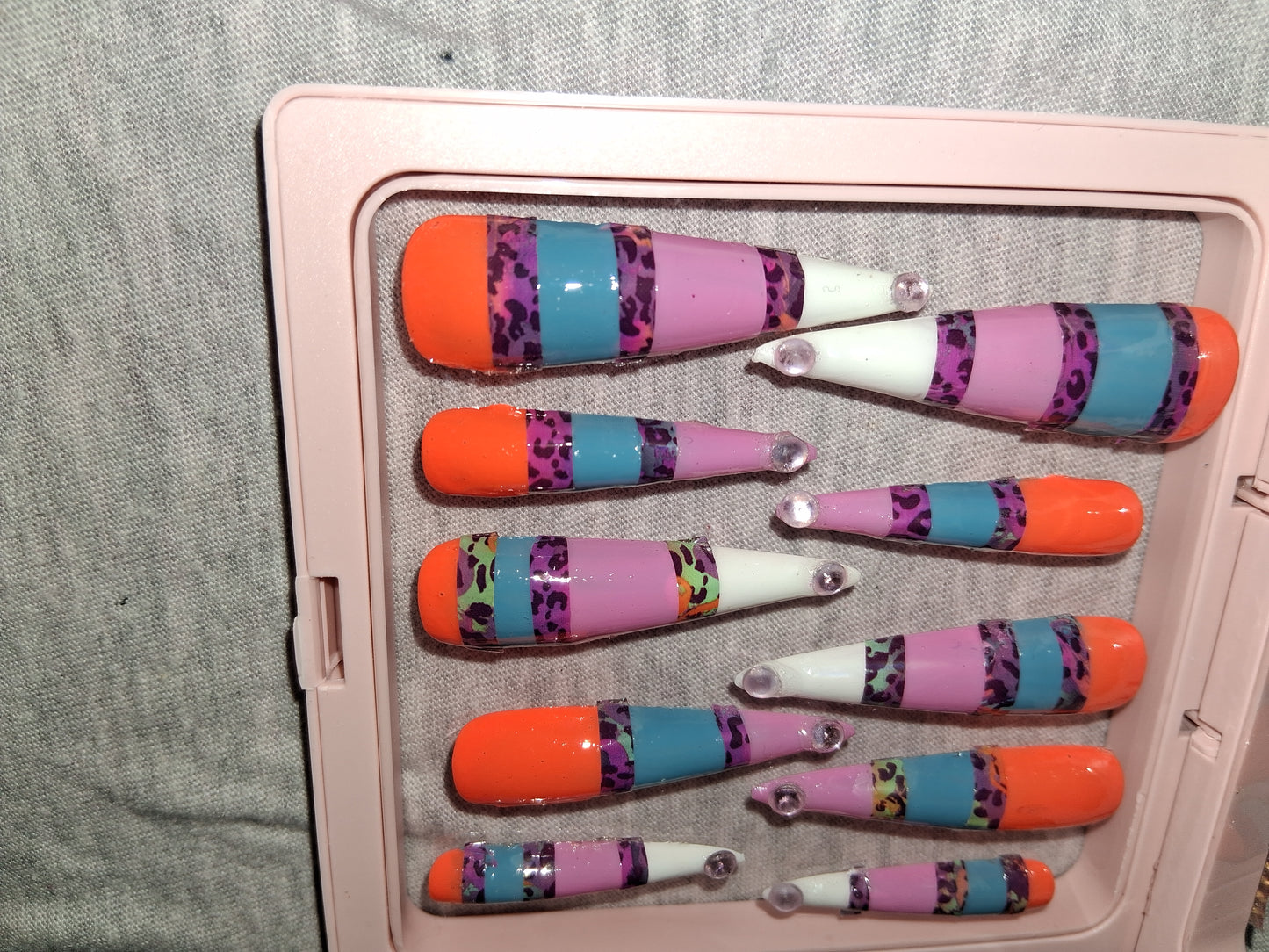 COCOMONEY NAILS CUSTOM 1 OF 1 GLUE ON PRESS ON COMES WITH FREE GIFTS #p49