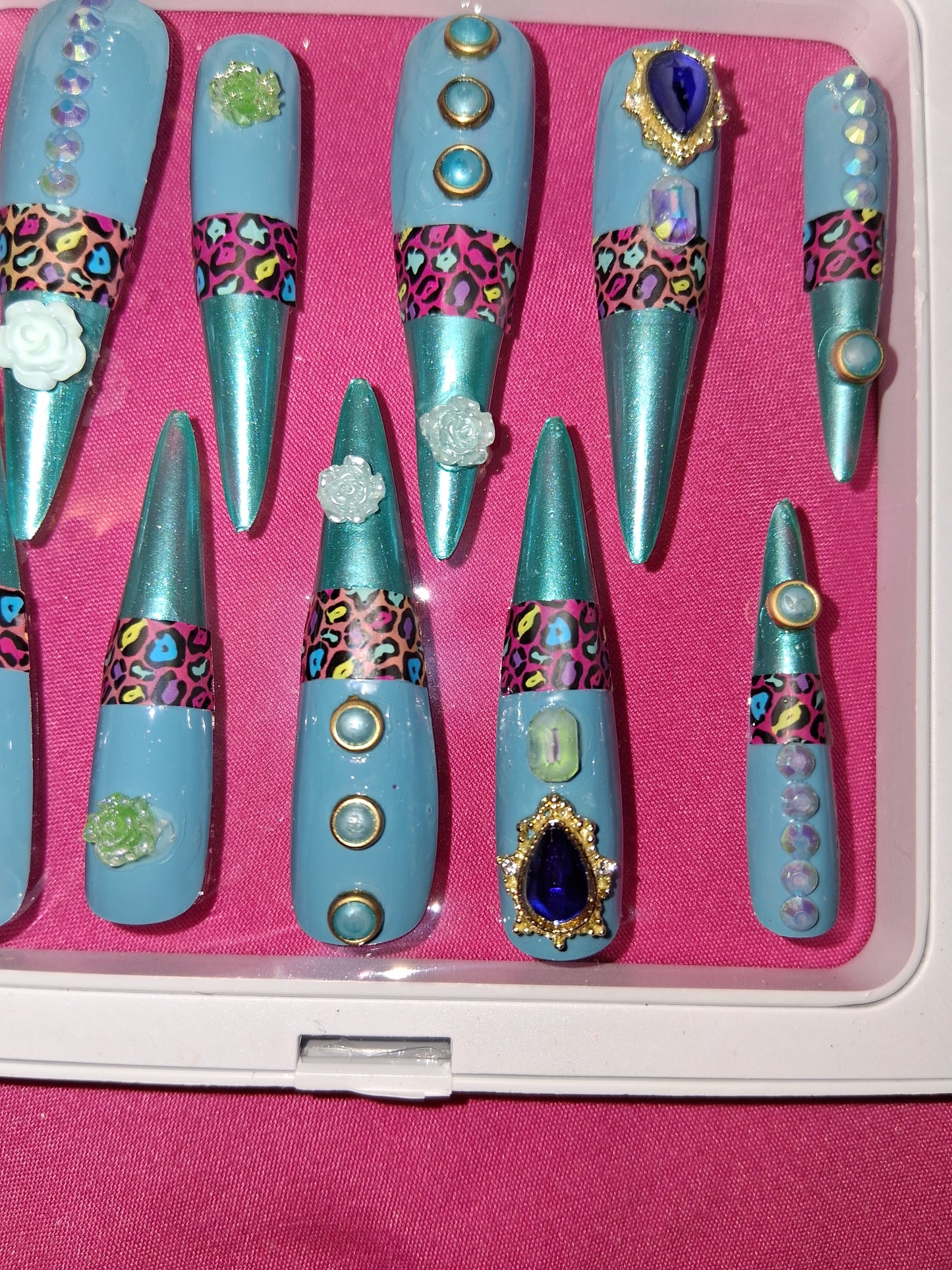 COCOMONEY NAILS CUSTOM 1 OF 1 GLUE ON PRESS ON COMES WITH FREE GIFTS #p19