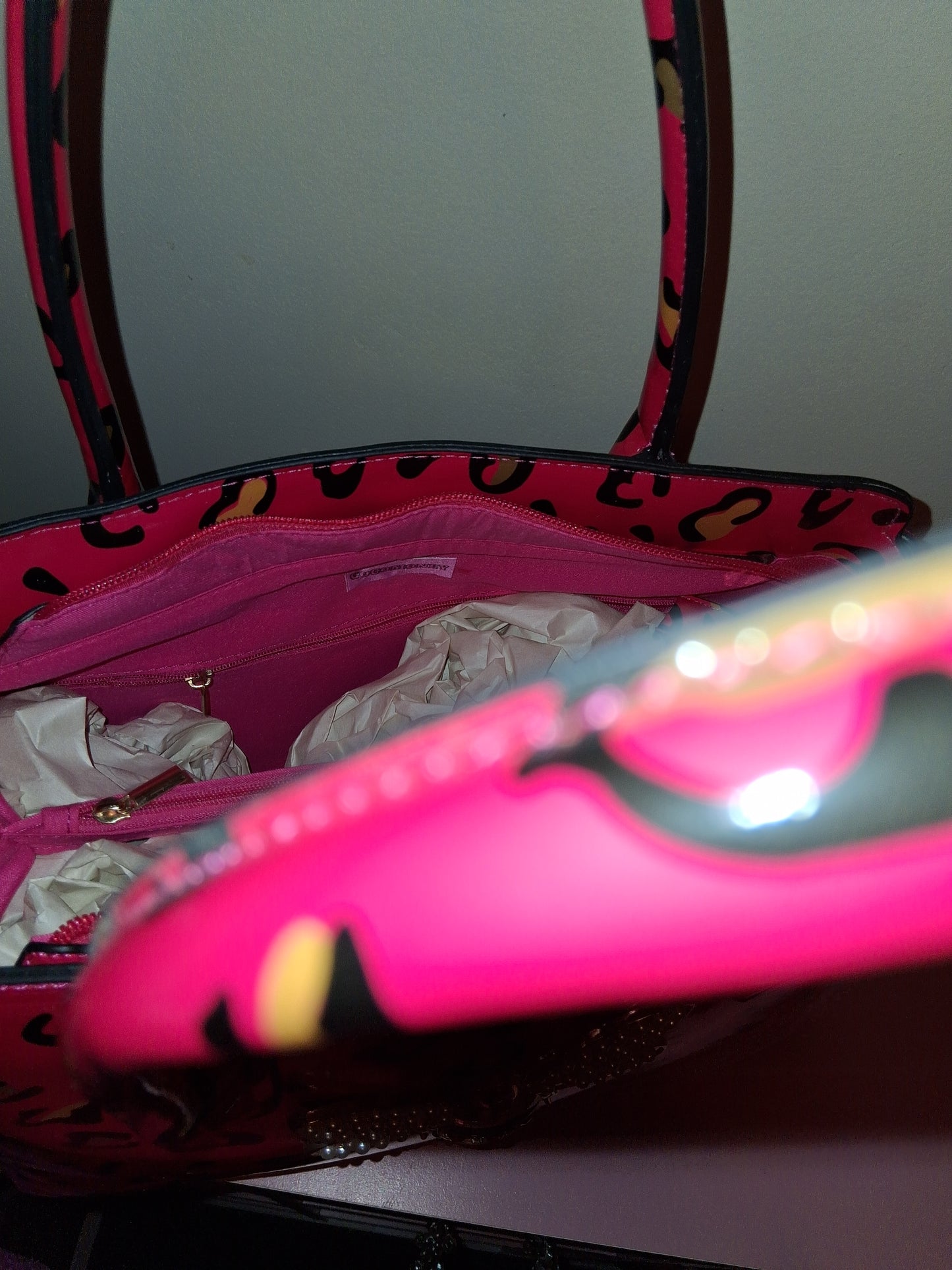 COCOMONEY HANDBAG PINK LEOPARD 14IN BY 11IN BY 5IN ONLY 1 pu