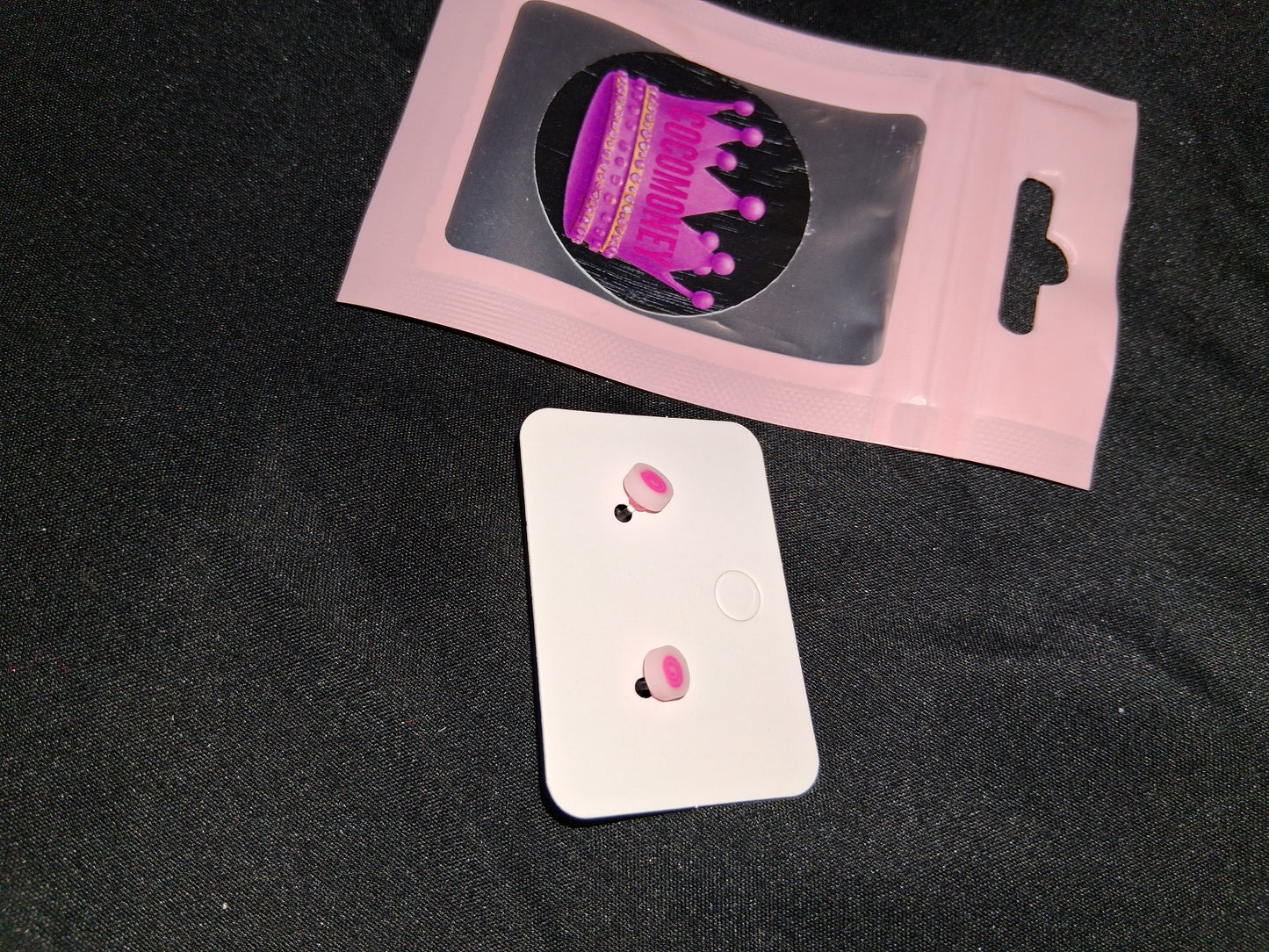 COCOMONEY EARRINGS BEAUTY AND ELEGANCE POSSIBLE MATERIALS PLASTIC RESIN METAL
