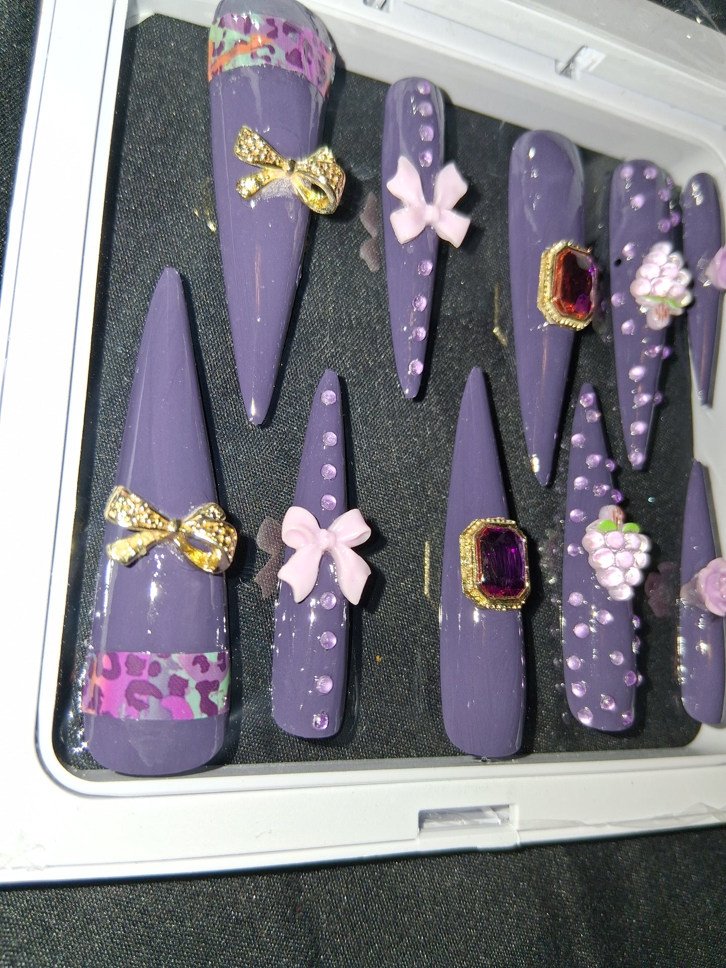 COCOMONEY NAILS CUSTOM 1 OF 1 GLUE ON PRESS ON COMES WITH FREE GIFTS #p59
