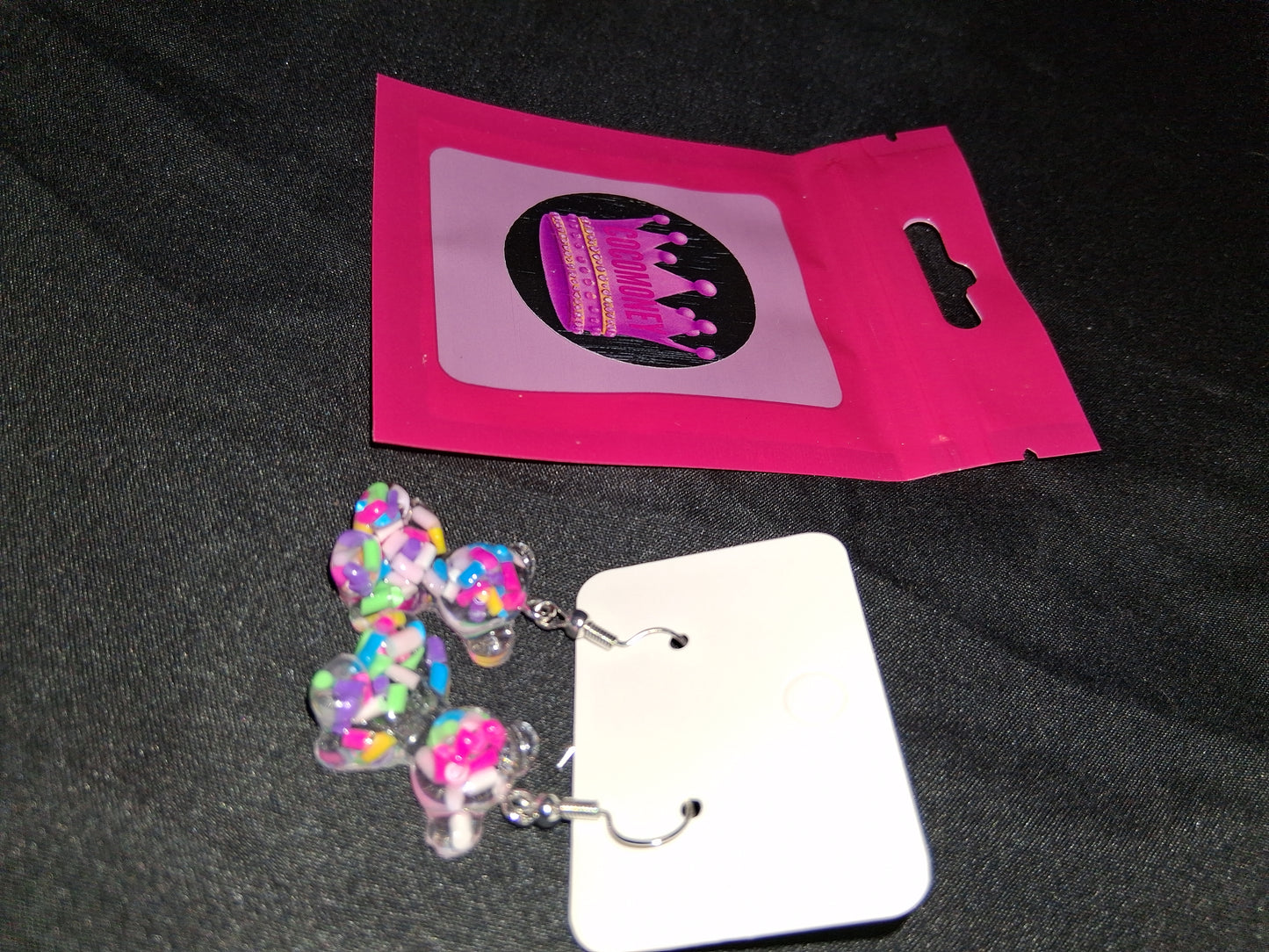 COCOMONEY EARRINGS BEAUTY AND ELEGANCE POSSIBLE MATERIALS PLASTIC RESIN METAL