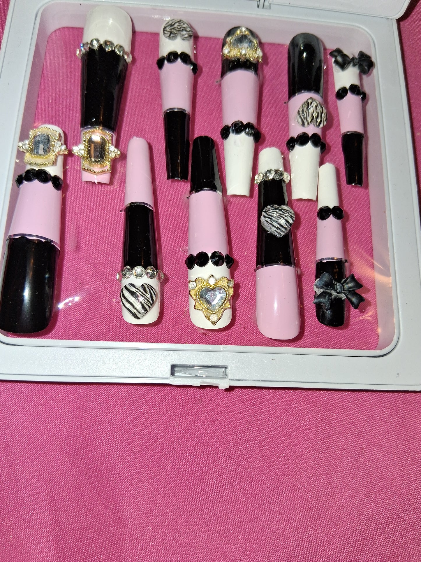 COCOMONEY NAILS CUSTOM 1 OF 1 GLUE ON PRESS ON COMES WITH FREE GIFTS #o16