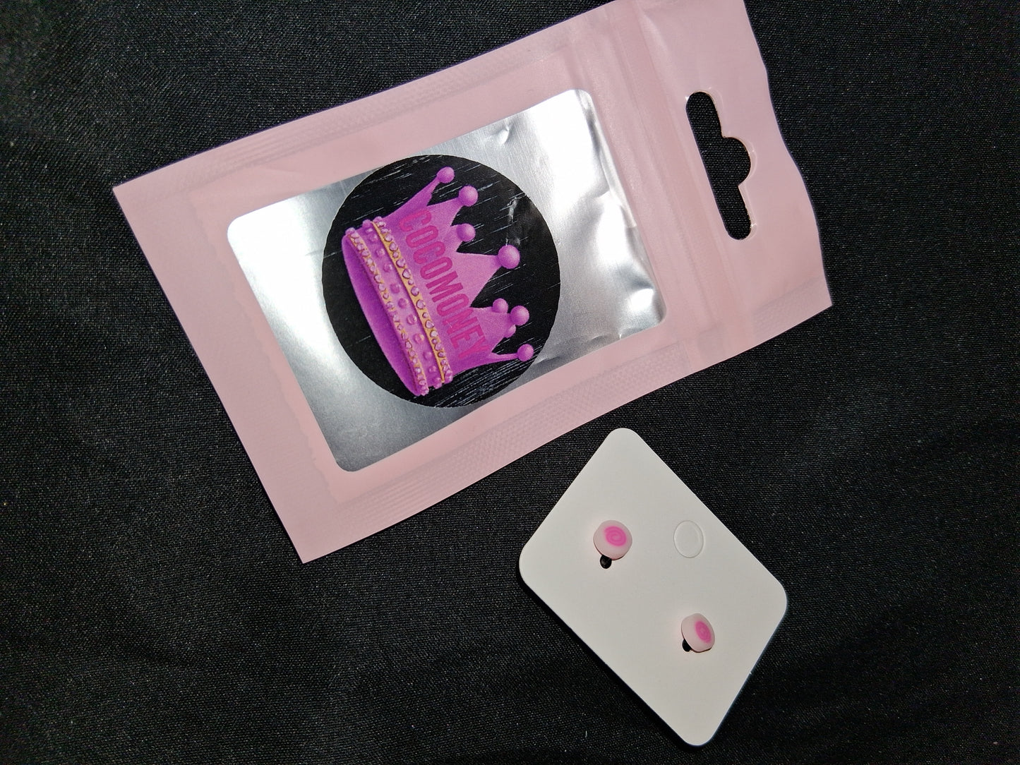 COCOMONEY EARRINGS BEAUTY AND ELEGANCE POSSIBLE MATERIALS PLASTIC RESIN METAL
