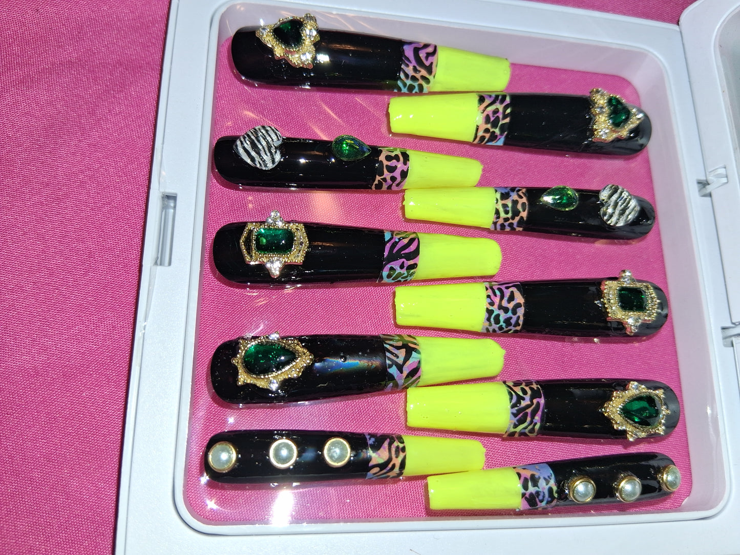 COCOMONEY NAILS CUSTOM 1 OF 1 GLUE ON PRESS ON COMES WITH FREE GIFTS #p8