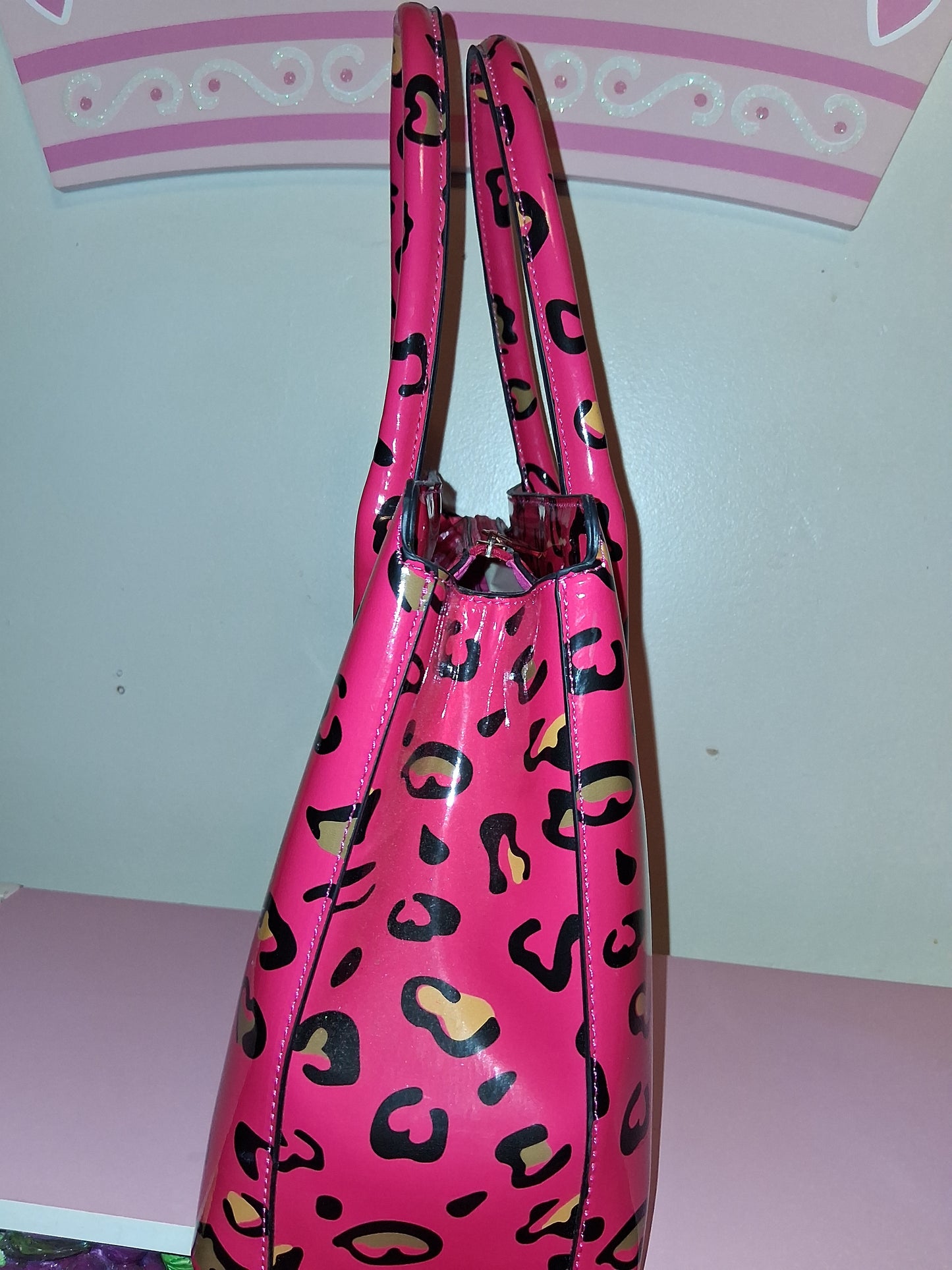 COCOMONEY HANDBAG PINK LEOPARD 14IN BY 11IN BY 5IN ONLY 1 pu