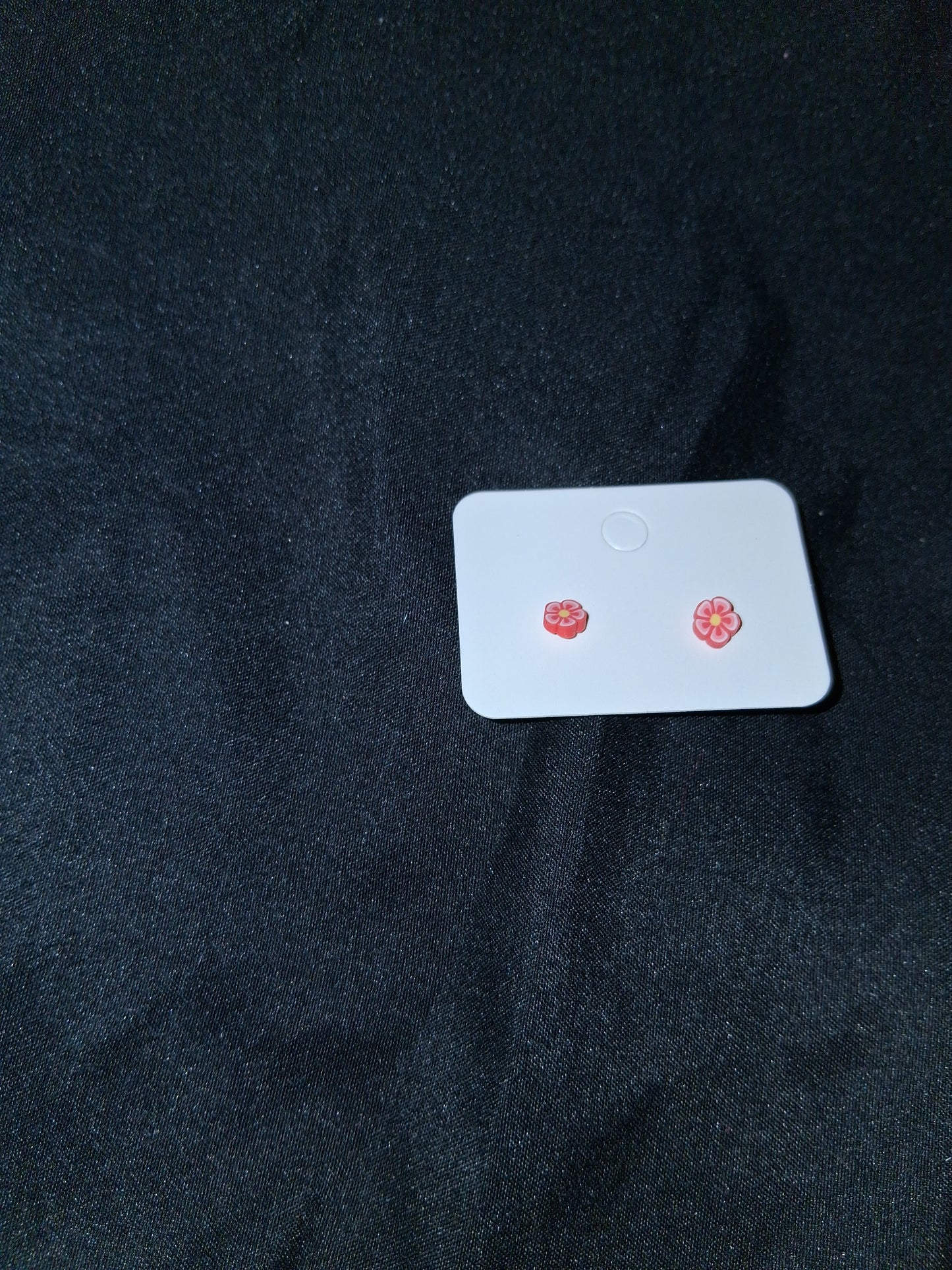 COCOMONEY EARRINGS BEAUTY AND ELEGANCE POSSIBLE MATERIALS PLASTIC RESIN METAL