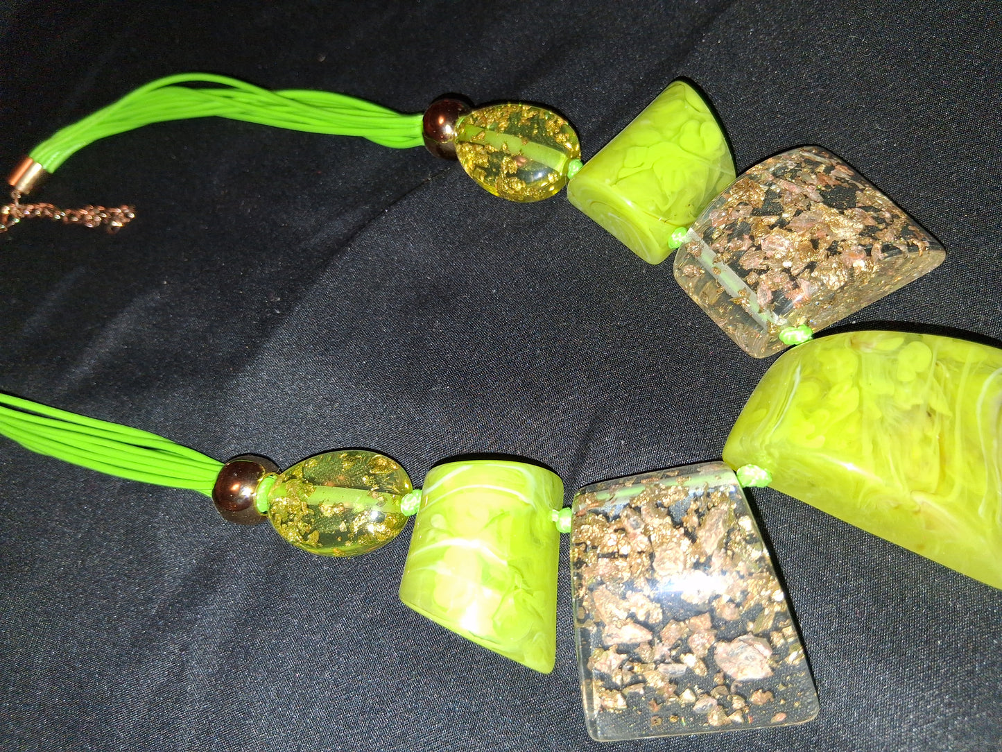 COCOMONEY NECKLACE RESIN ROPE 26IN