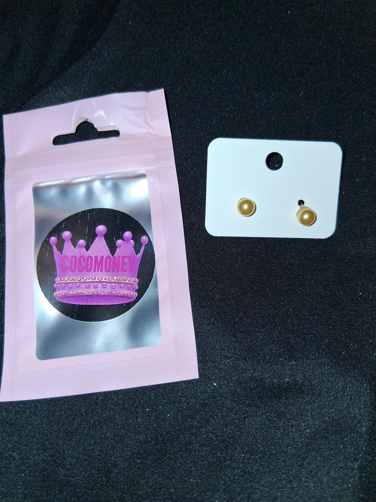 COCOMONEY EARRINGS BEAUTY AND ELEGANCE POSSIBLE MATERIALS PLASTIC RESIN METAL