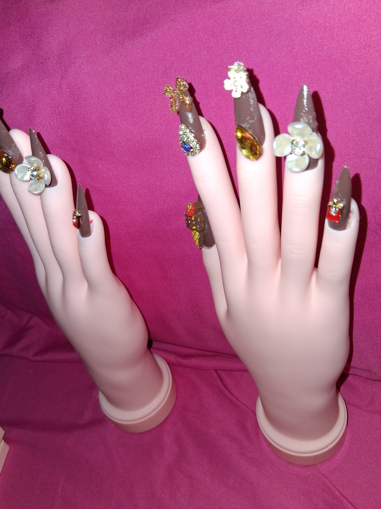 COCOMONEY NAILS CUSTOM 1 OF 1 GLUE ON PRESS ON COMES WITH FREE GIFTS #o1