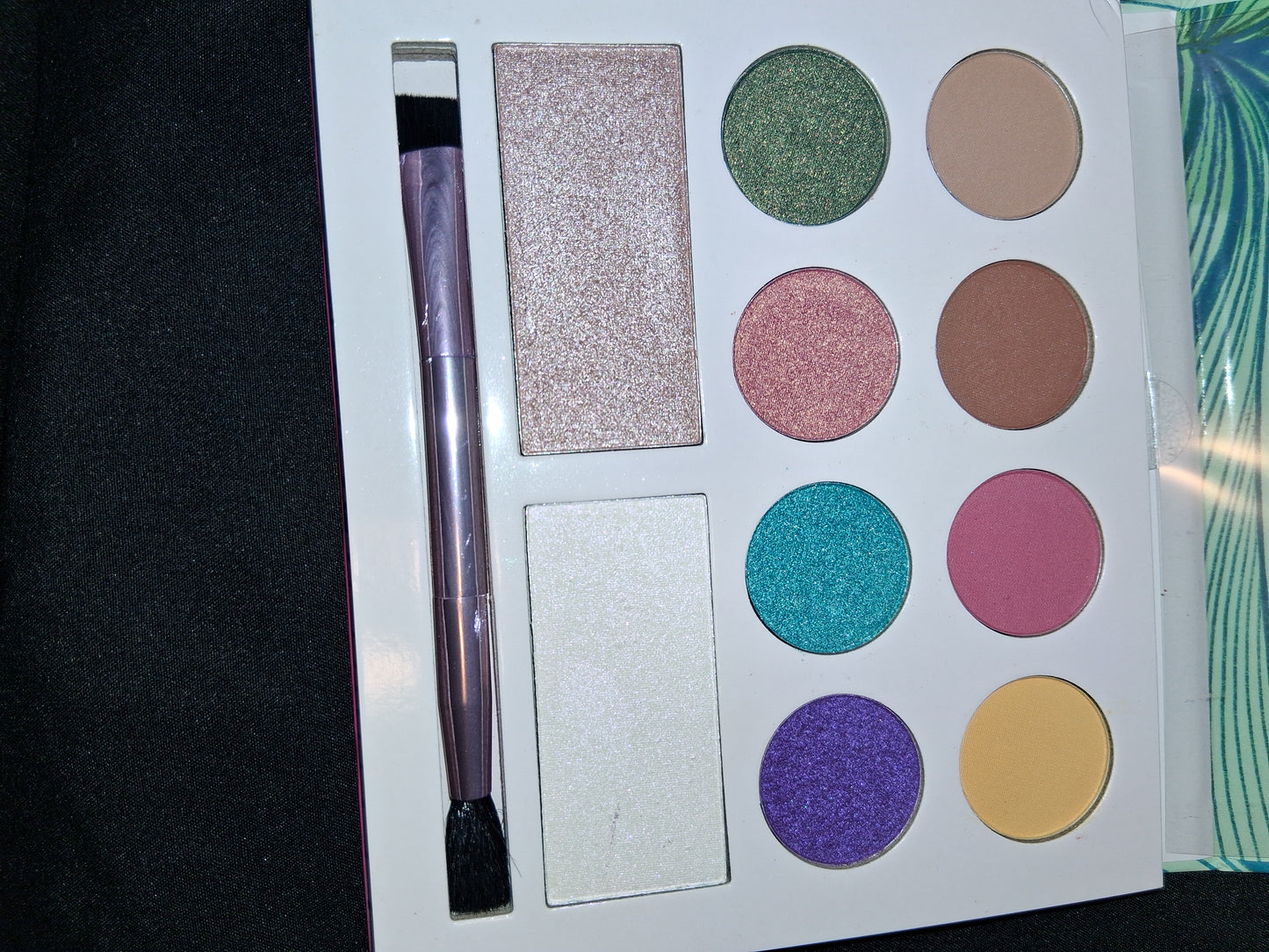 Eyeshadow pallet