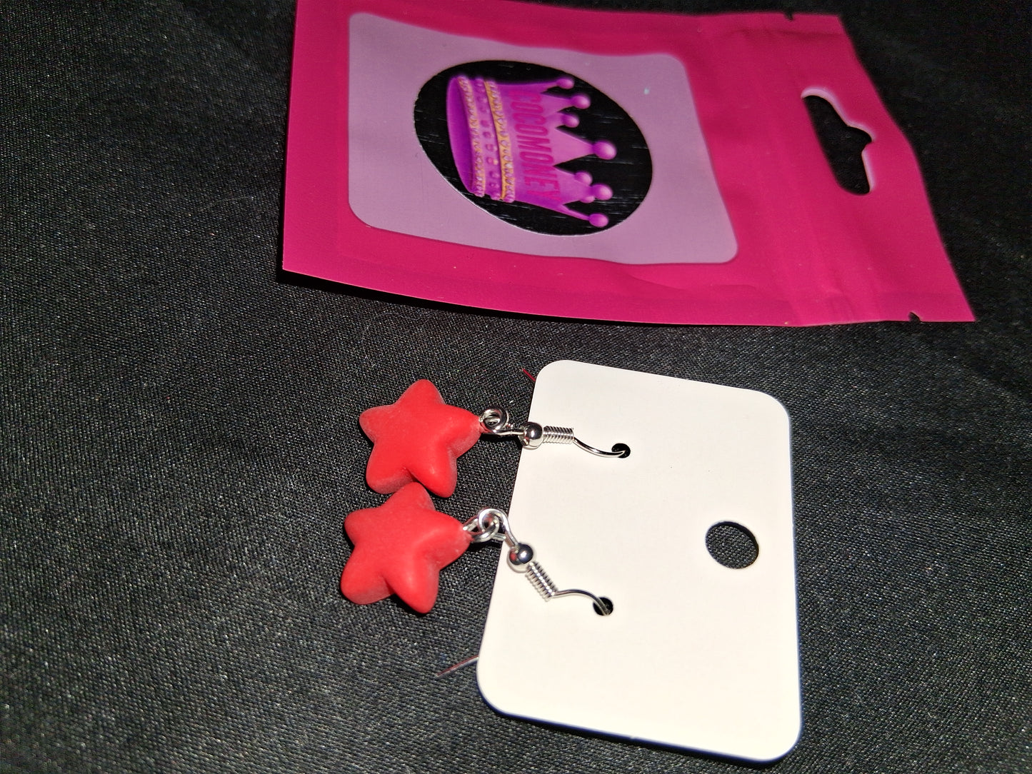 COCOMONEY EARRINGS BEAUTY AND ELEGANCE POSSIBLE MATERIALS PLASTIC RESIN METAL