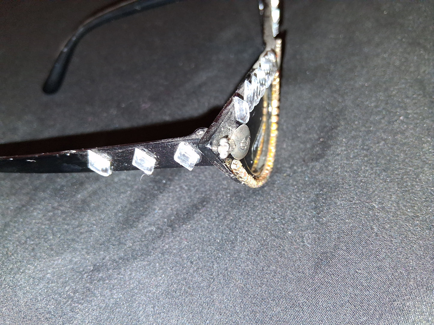 COCOMONEY GLASSES 1 OF A KIND CUSTOM SUN GLASSES PLASTIC πΆ comes with free gifts π