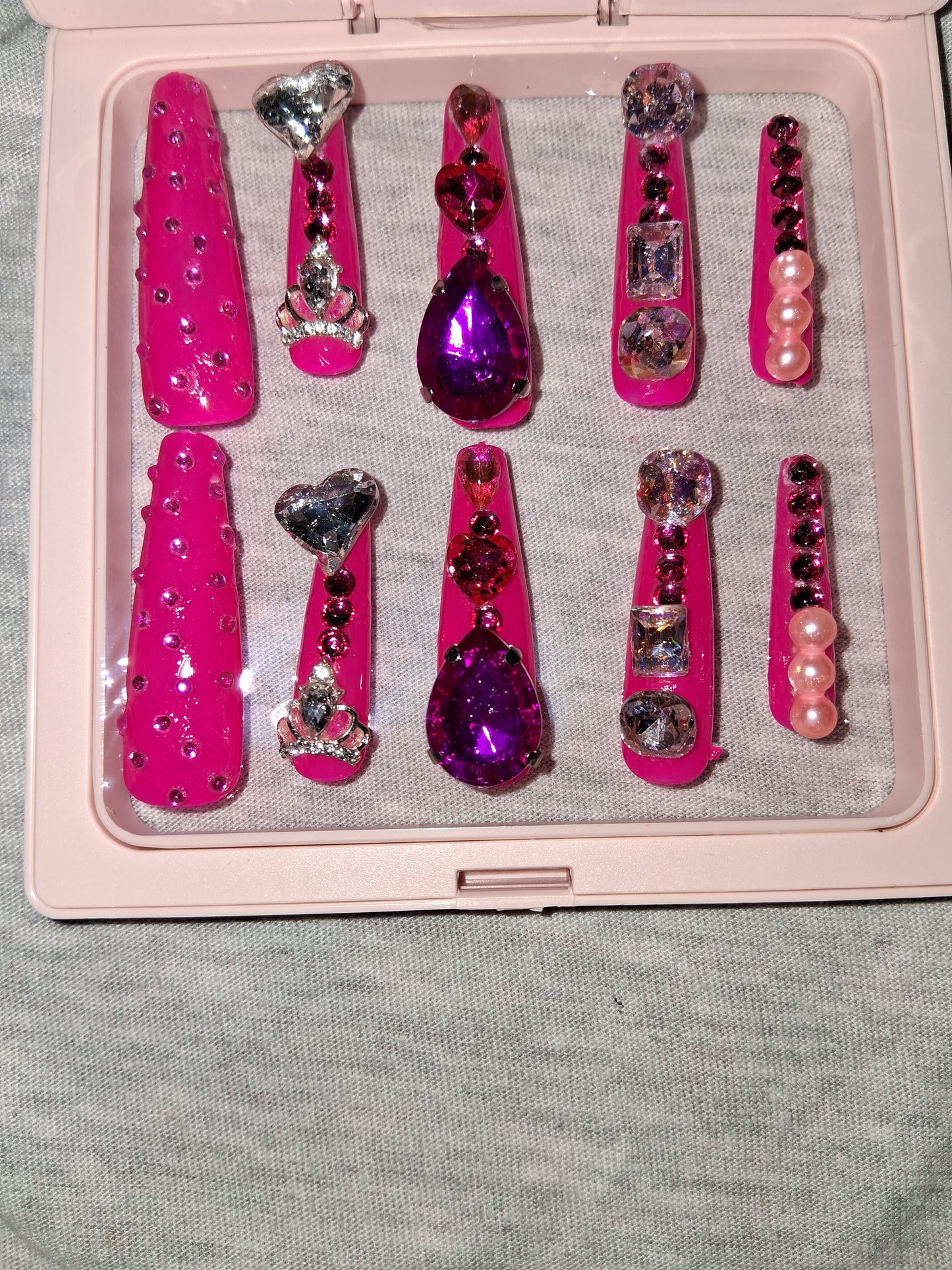 COCOMONEY NAILS CUSTOM 1 OF 1 GLUE ON PRESS ON COMES WITH FREE GIFTS #p70