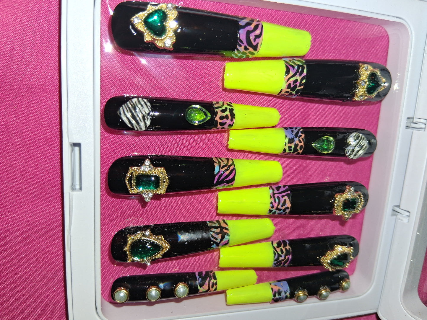 COCOMONEY NAILS CUSTOM 1 OF 1 GLUE ON PRESS ON COMES WITH FREE GIFTS #p8