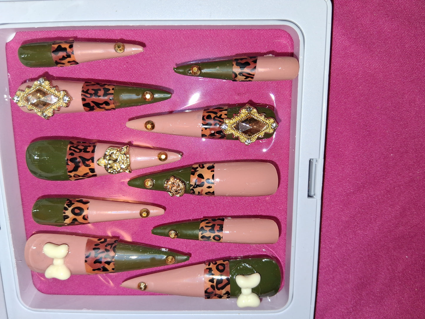 COCOMONEY NAILS CUSTOM 1 OF 1 GLUE ON PRESS ON COMES WITH FREE GIFTS #p31