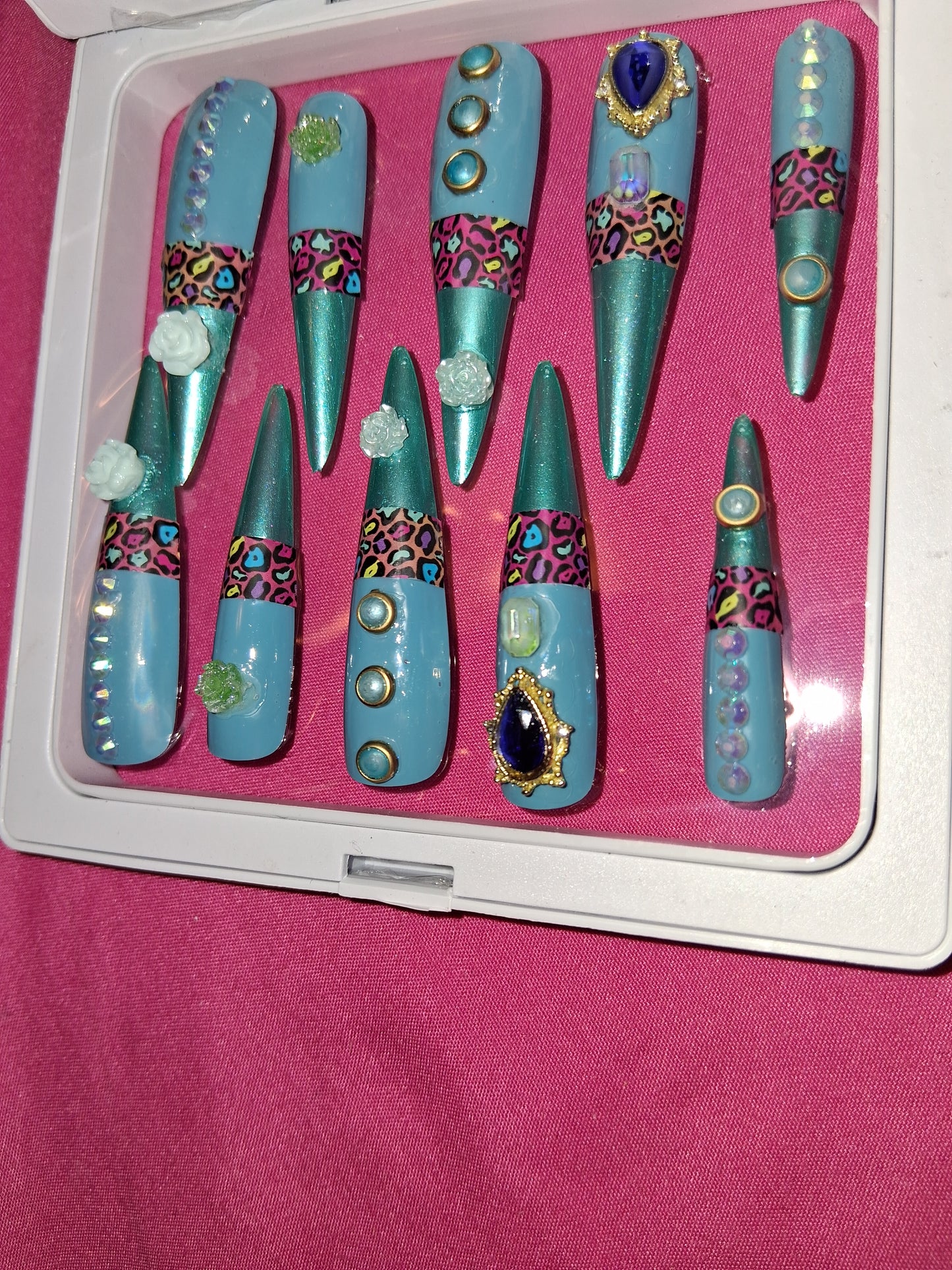 COCOMONEY NAILS CUSTOM 1 OF 1 GLUE ON PRESS ON COMES WITH FREE GIFTS #p19