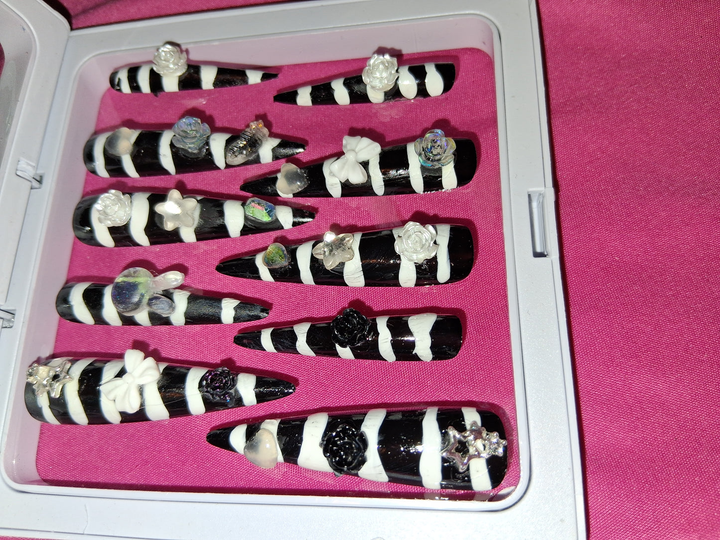 COCOMONEY NAILS CUSTOM 1 OF 1 GLUE ON PRESS ON COMES WITH FREE GIFTS #p18