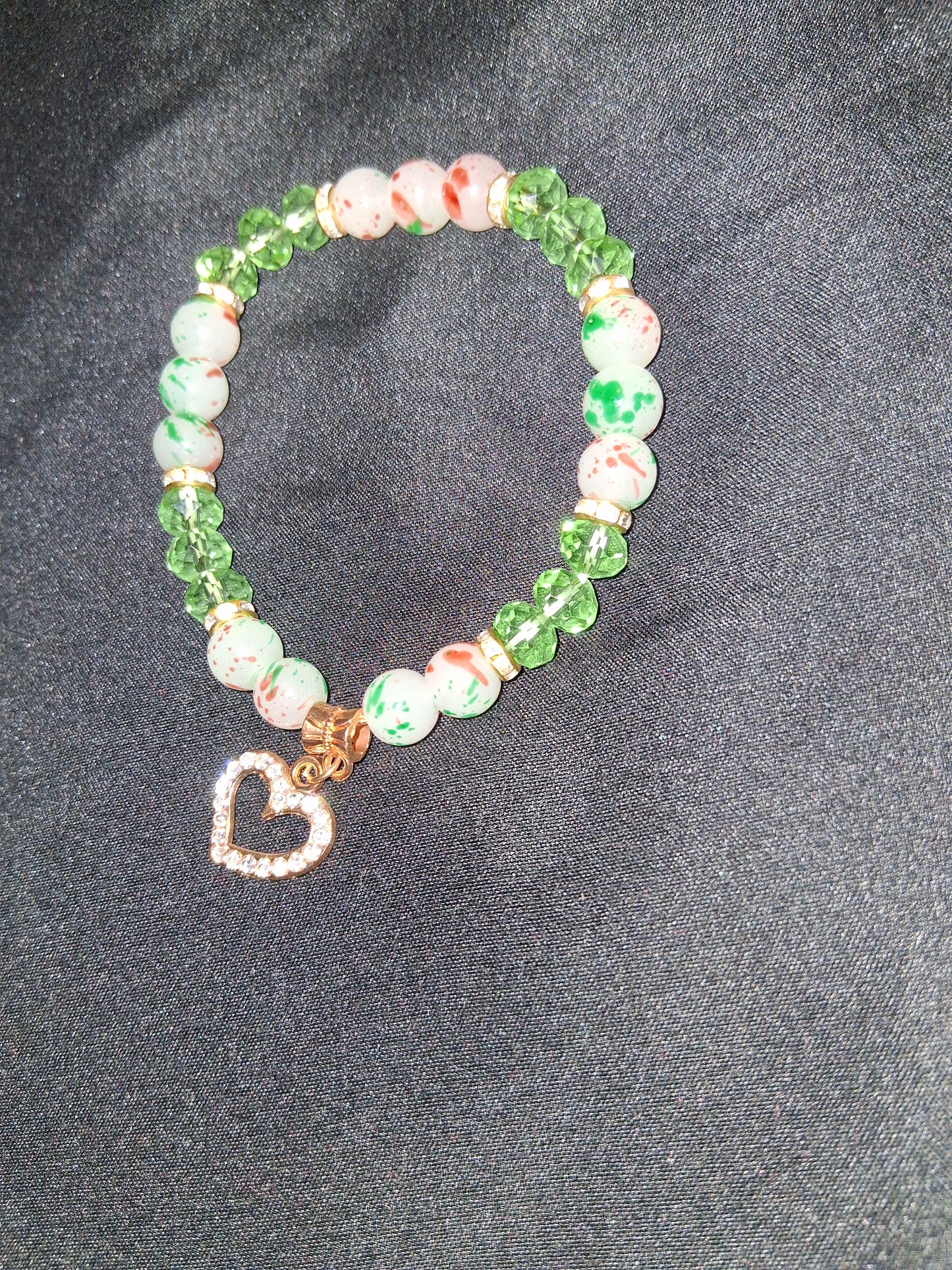 Beaded bracelet COCOMONEY costume jewelry only one heart