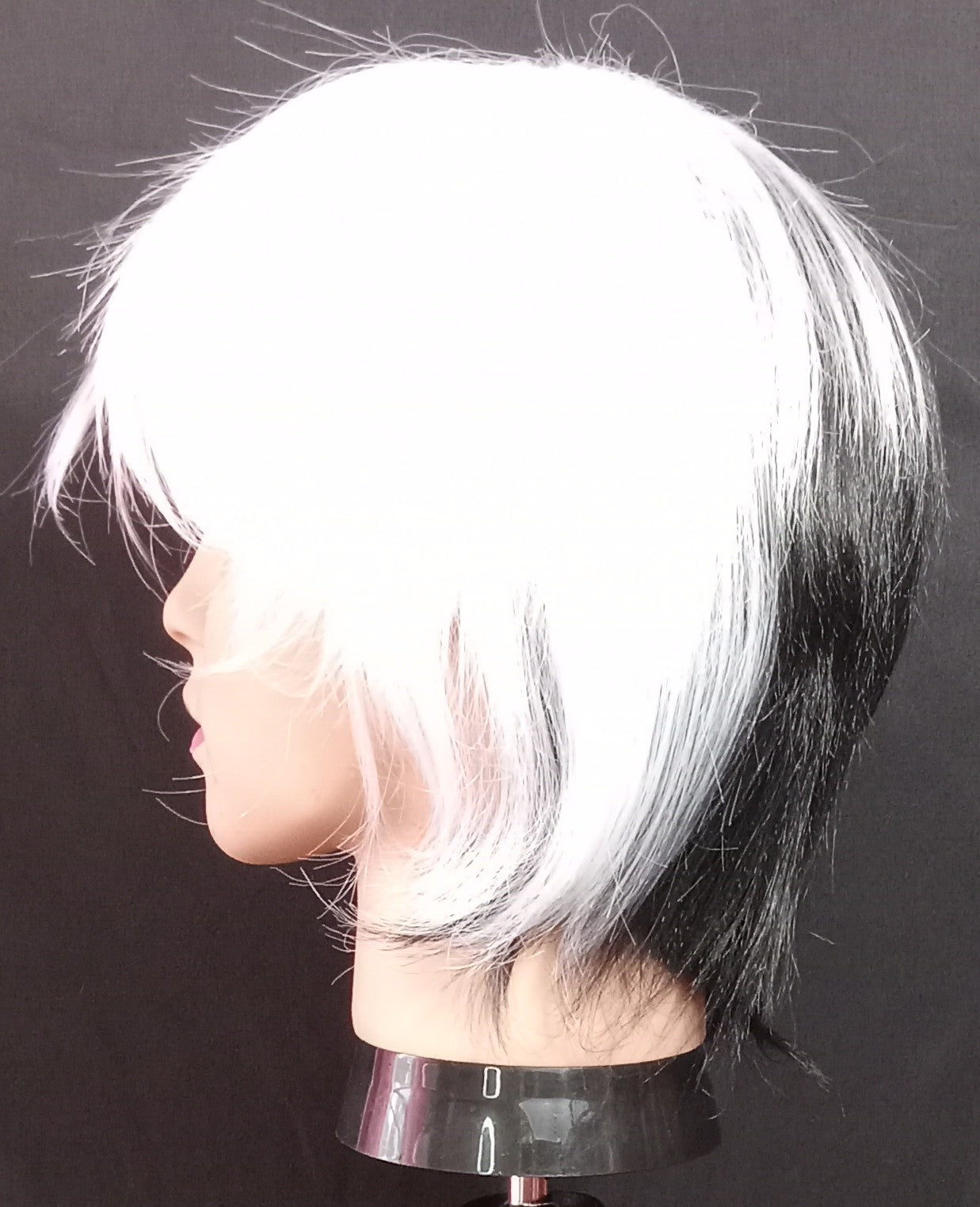 COCOMONEY WIG SHORT BLACK WHITE SYNTHETIC
