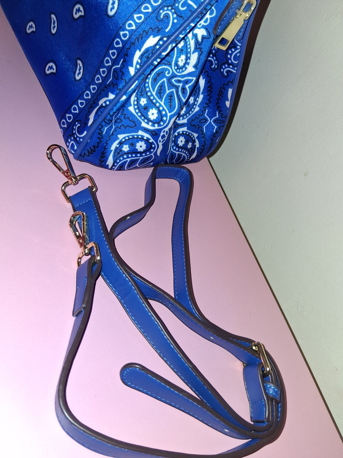 COCOMONEY HANDBAG BLUE WITH STRAP 11 HALF IN BY 9IN BY 6IN poly