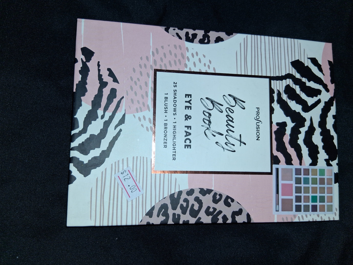 Eyeshadow pallet