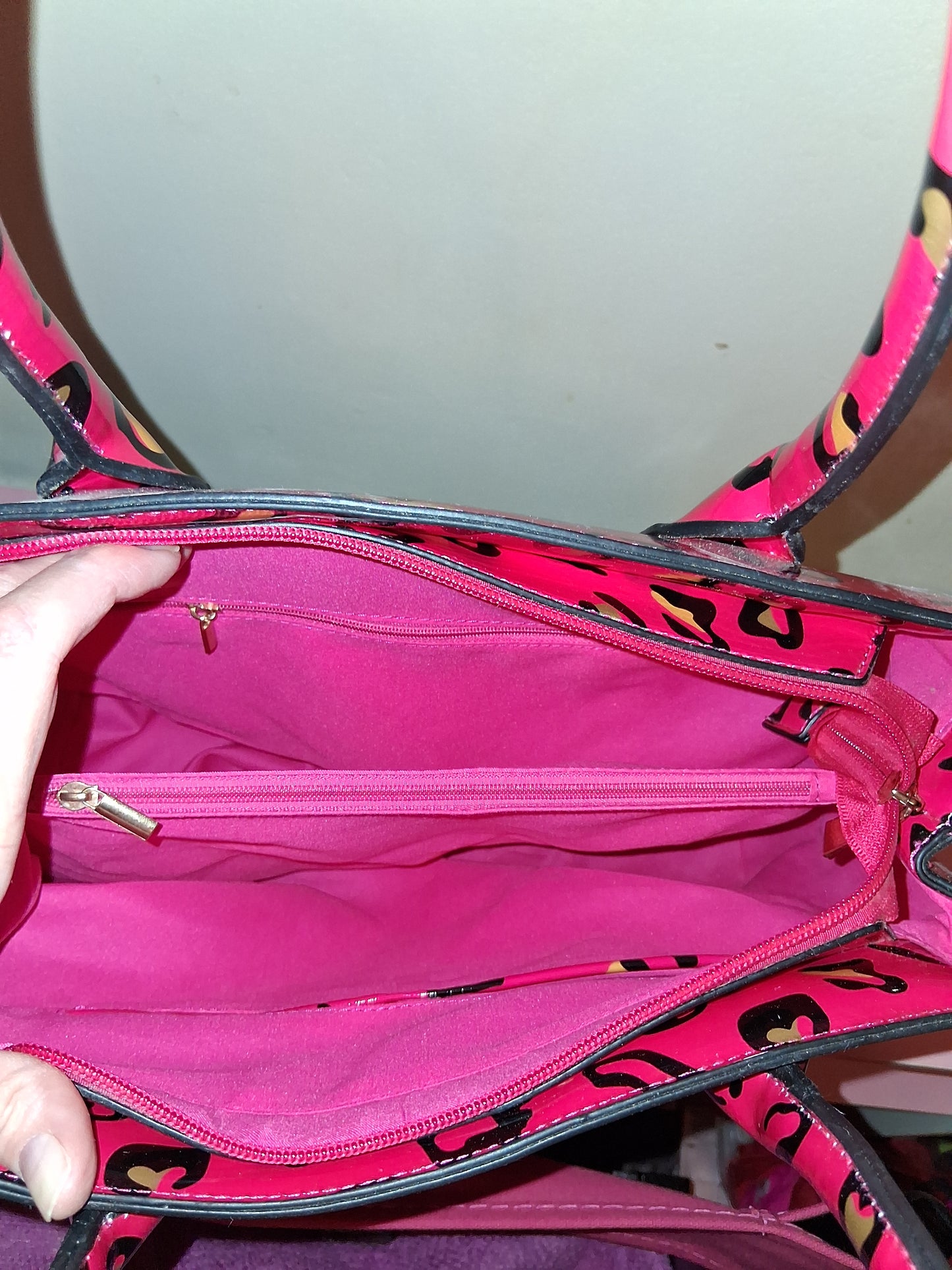 COCOMONEY HANDBAG PINK LEOPARD 14IN BY 11IN BY 5IN ONLY 1 pu