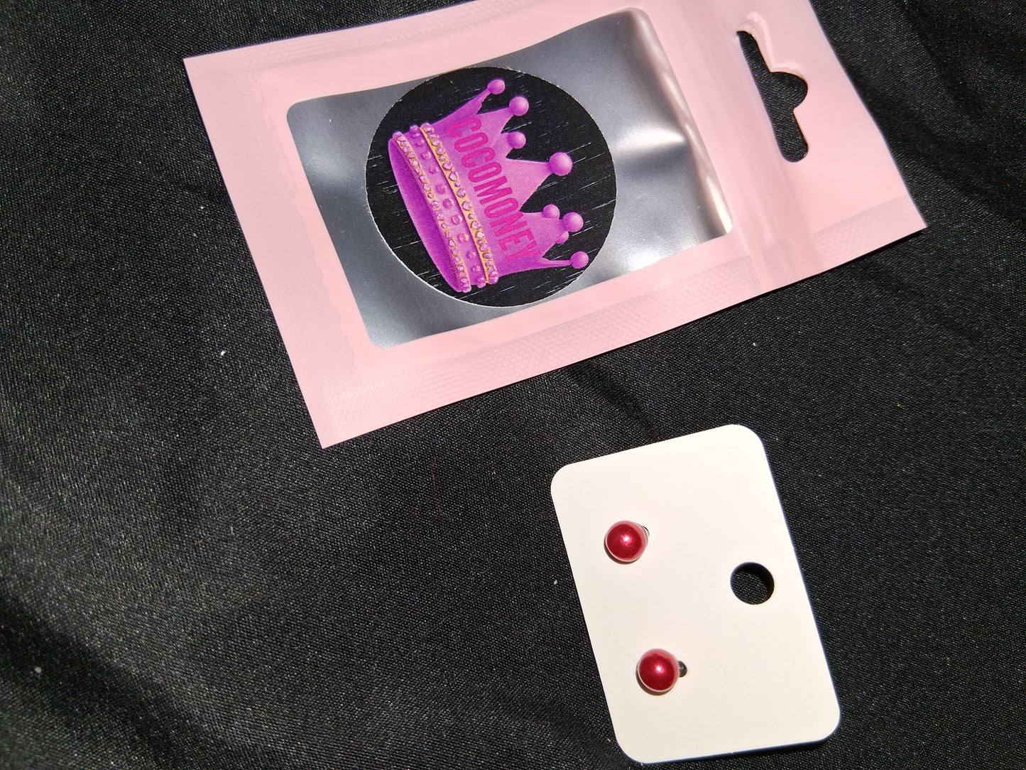 COCOMONEY EARRINGS BEAUTY AND ELEGANCE POSSIBLE MATERIALS PLASTIC RESIN METAL