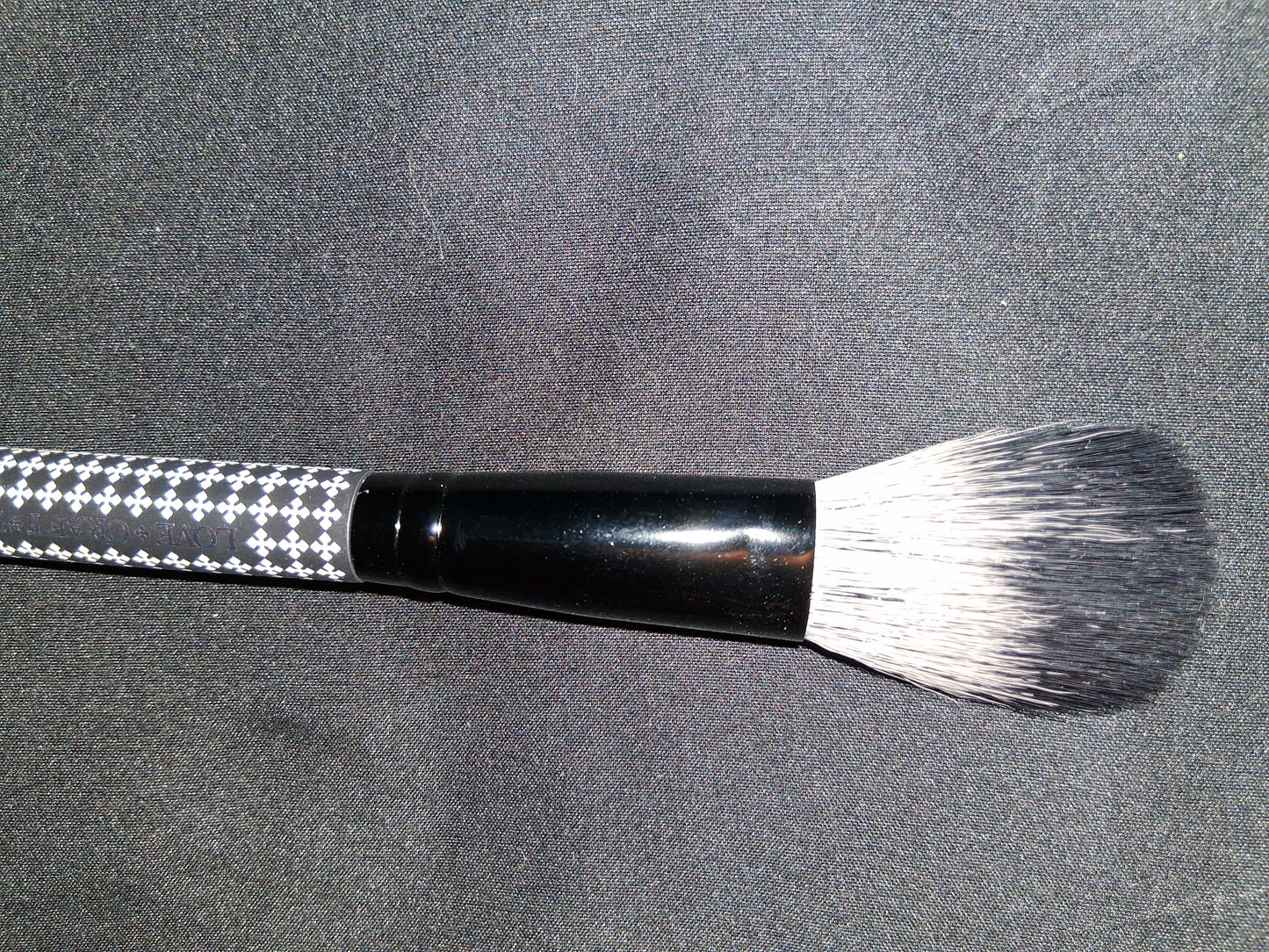 Love craft reality makeup brush with free gift powder brush