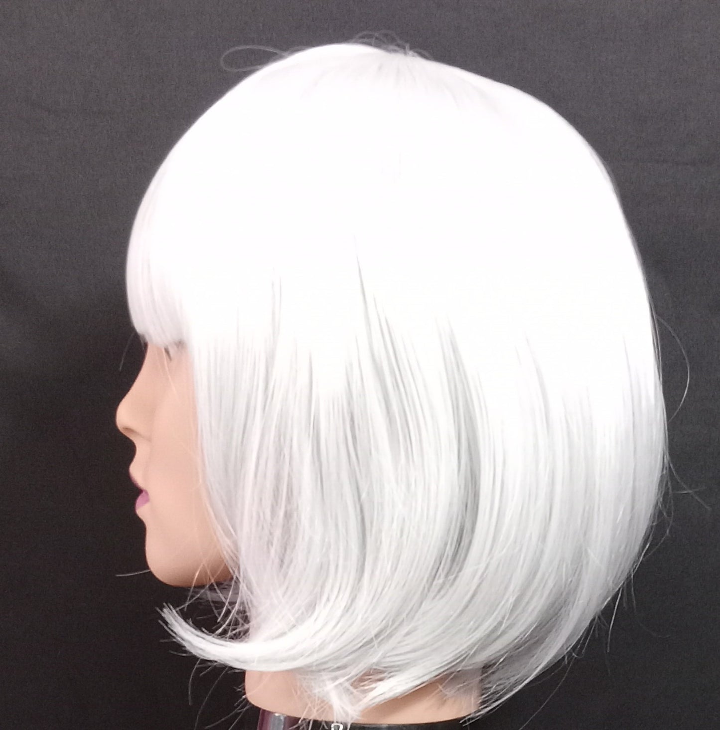 COCOMONEY WIG GREY WHITE TONES SYNTHETIC SHORT STRAIGHT