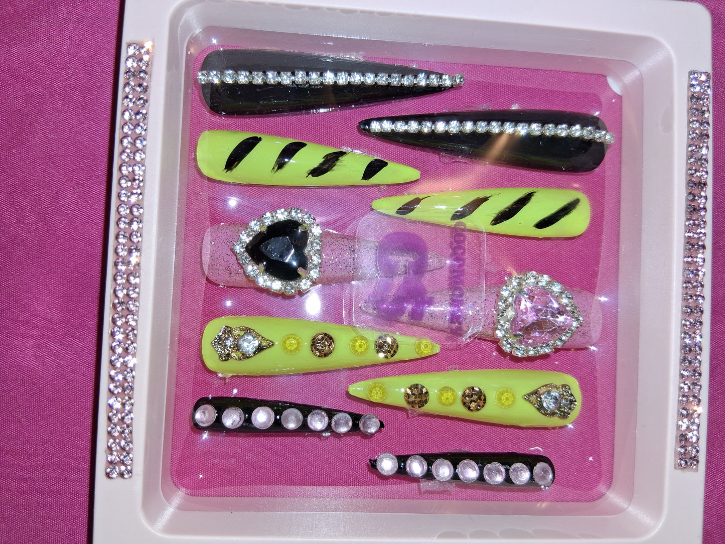 COCOMONEY NAILS CUSTOM 1 OF 1 GLUE ON PRESS ON COMES WITH FREE GIFTS #p24