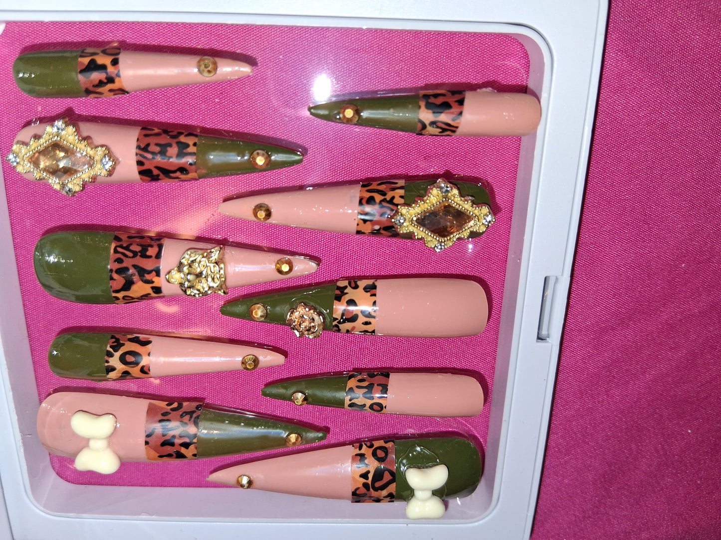 COCOMONEY NAILS CUSTOM 1 OF 1 GLUE ON PRESS ON COMES WITH FREE GIFTS #p31
