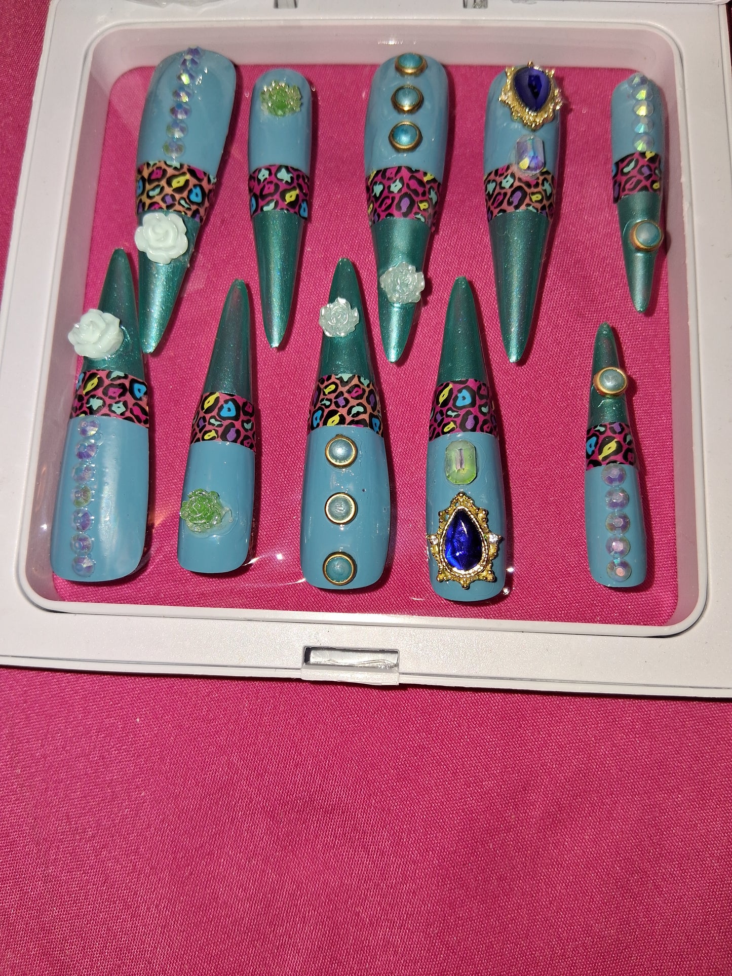 COCOMONEY NAILS CUSTOM 1 OF 1 GLUE ON PRESS ON COMES WITH FREE GIFTS #p19