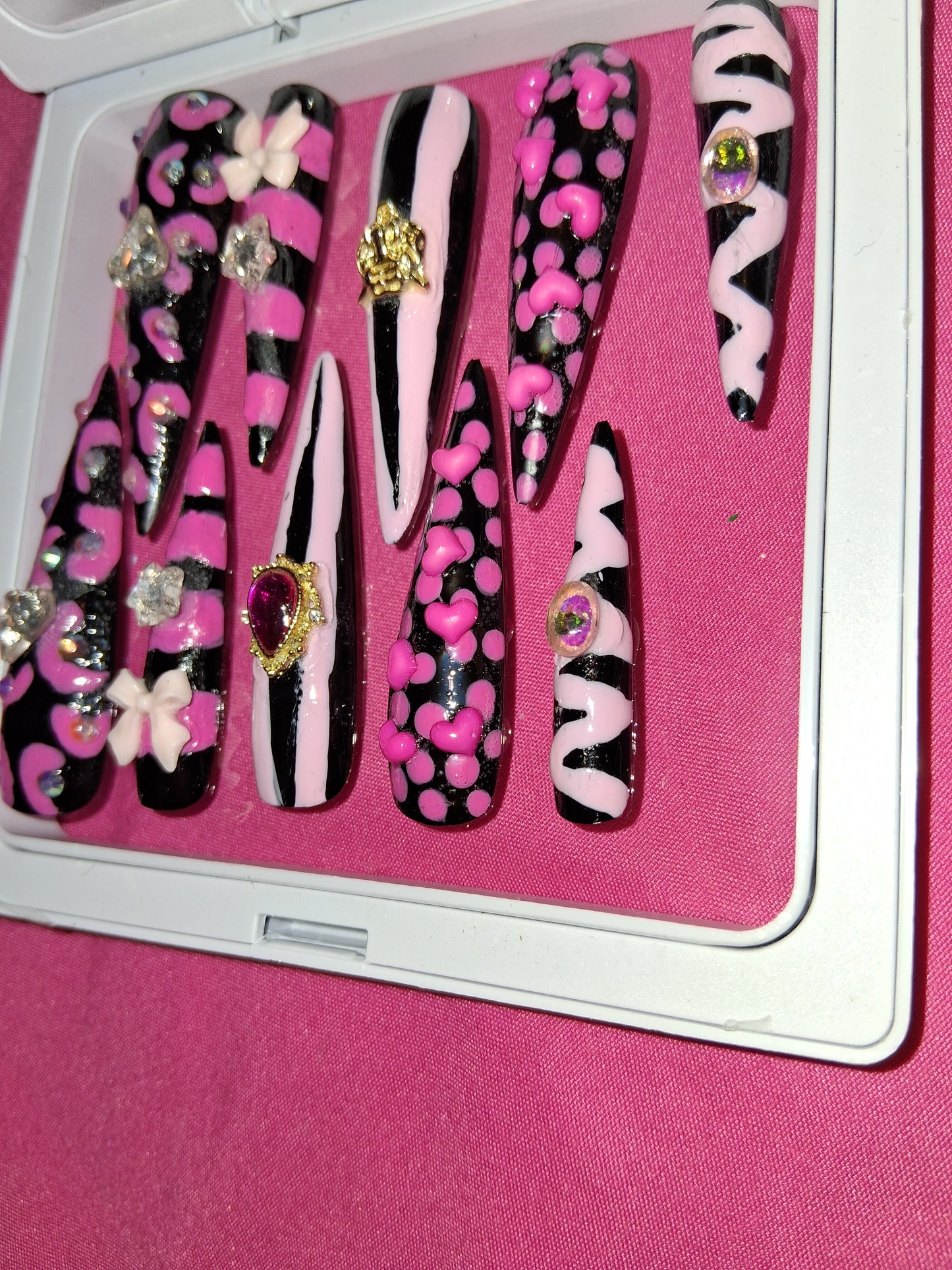 COCOMONEY NAILS CUSTOM 1 OF 1 GLUE ON PRESS ON COMES WITH FREE GIFTS #p11