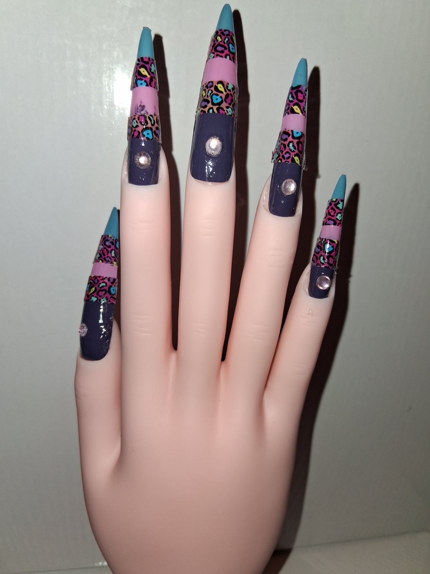 COCOMONEY NAILS CUSTOM 1 OF 1 GLUE ON PRESS ON COMES WITH FREE GIFTS #o80