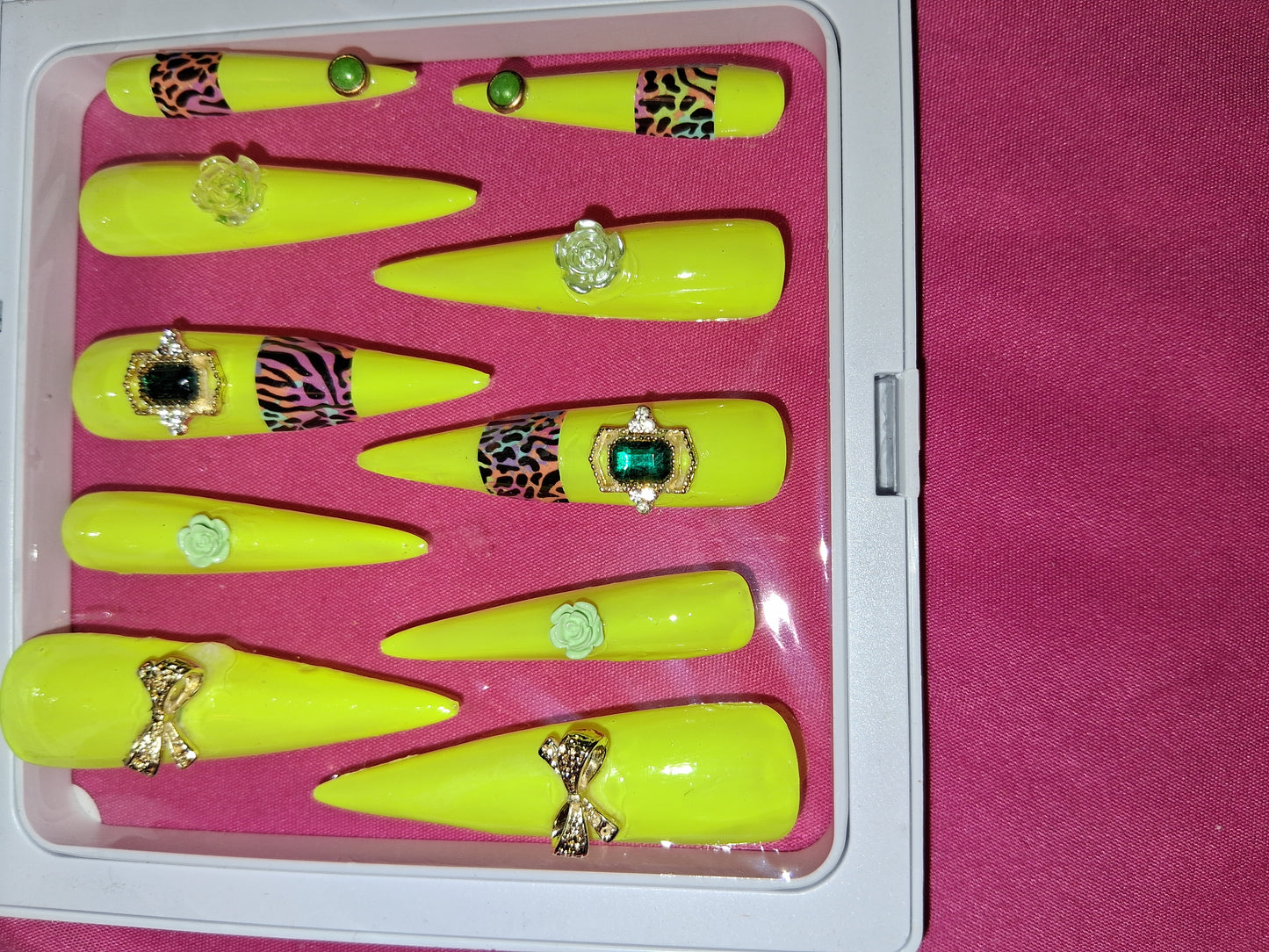 COCOMONEY NAILS CUSTOM 1 OF 1 GLUE ON PRESS ON COMES WITH FREE GIFTS #p21